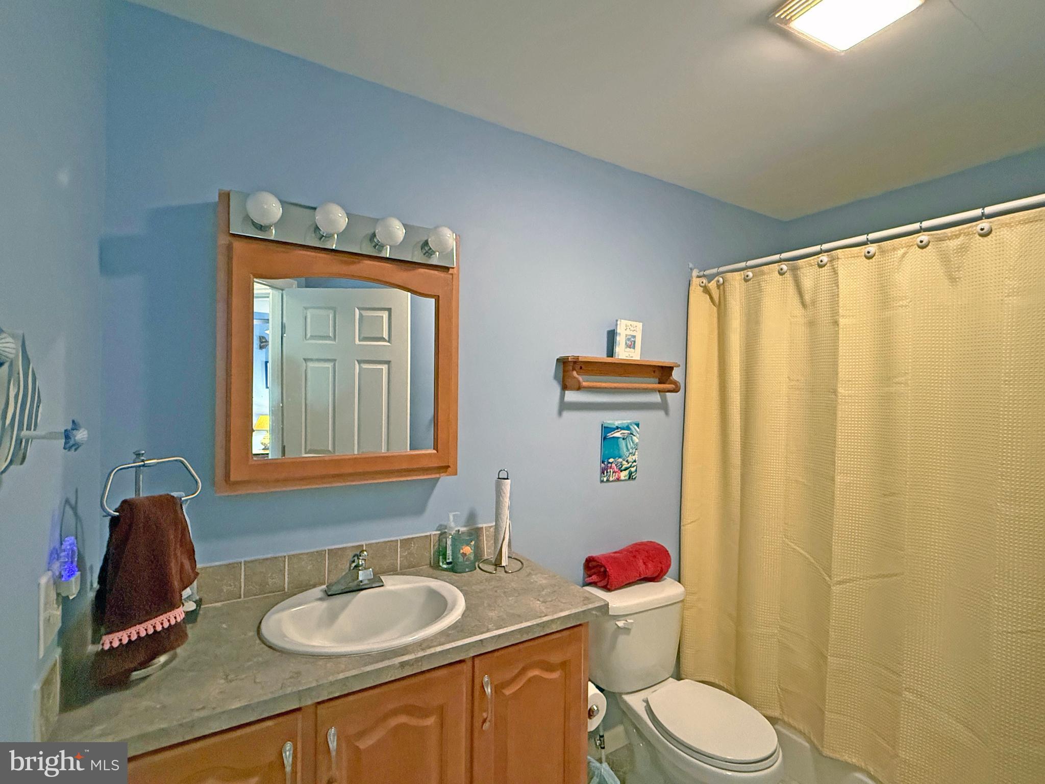 ANGOLA ESTATES - Residential
