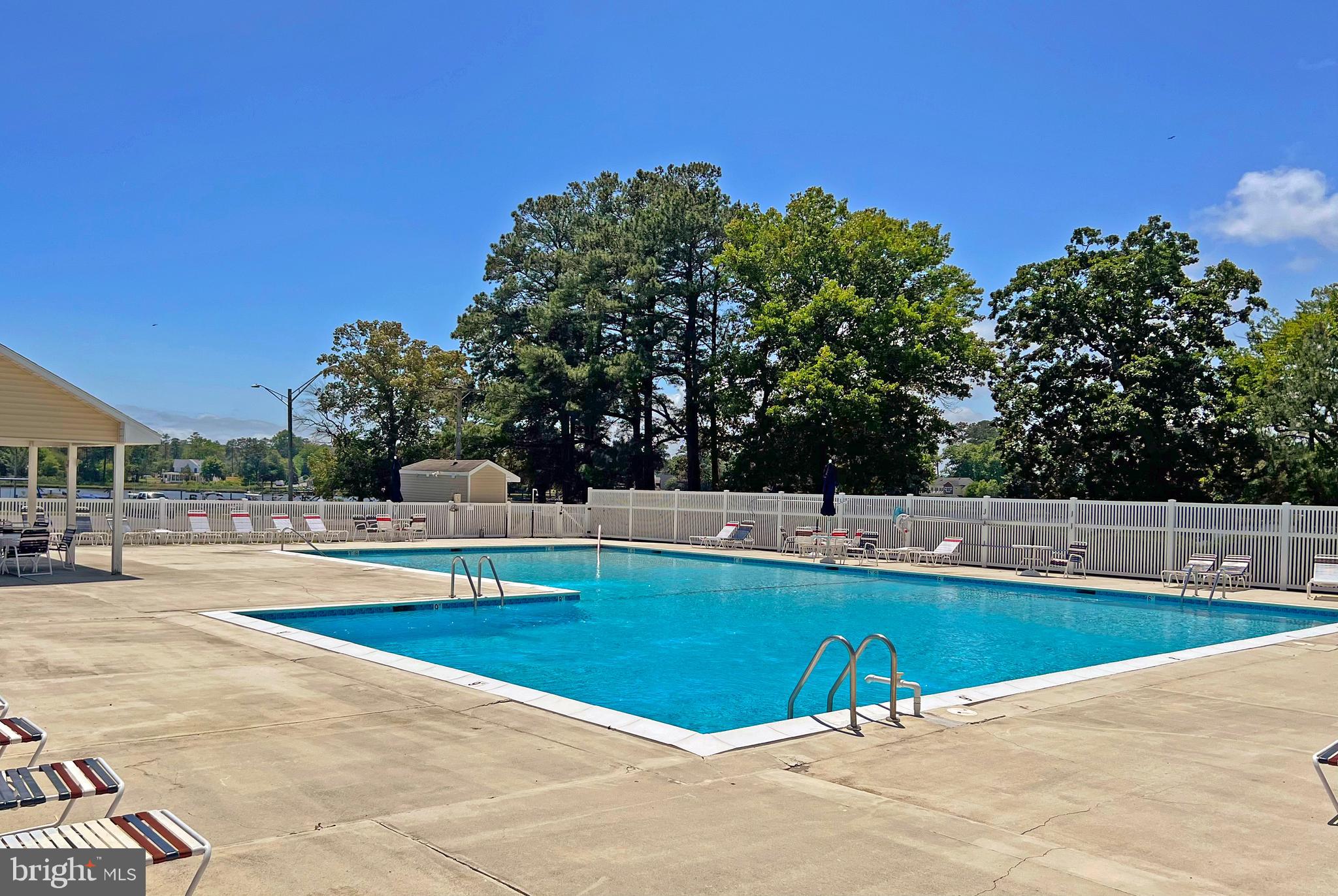 ANGOLA ESTATES - Residential
