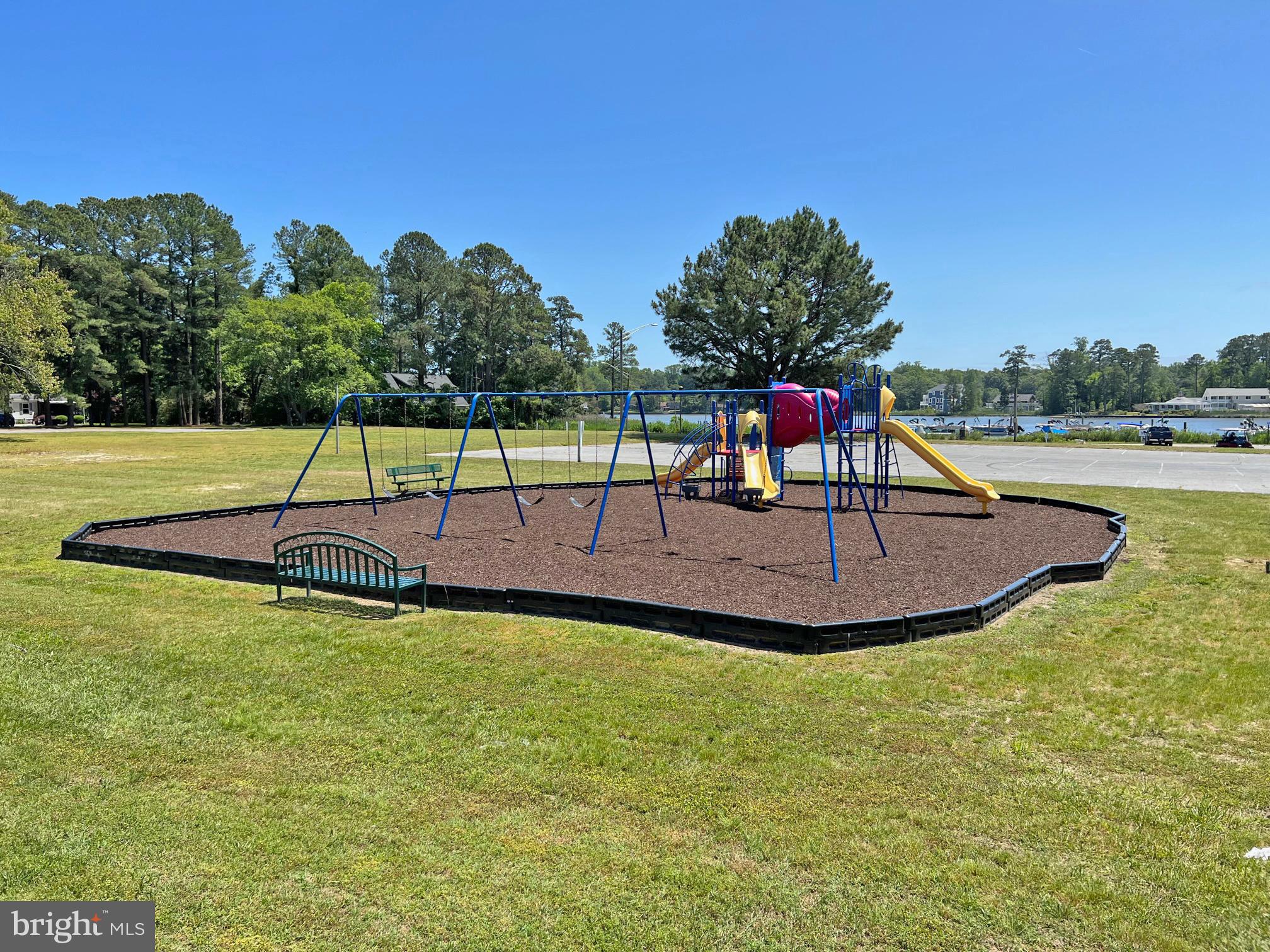 ANGOLA ESTATES - Residential