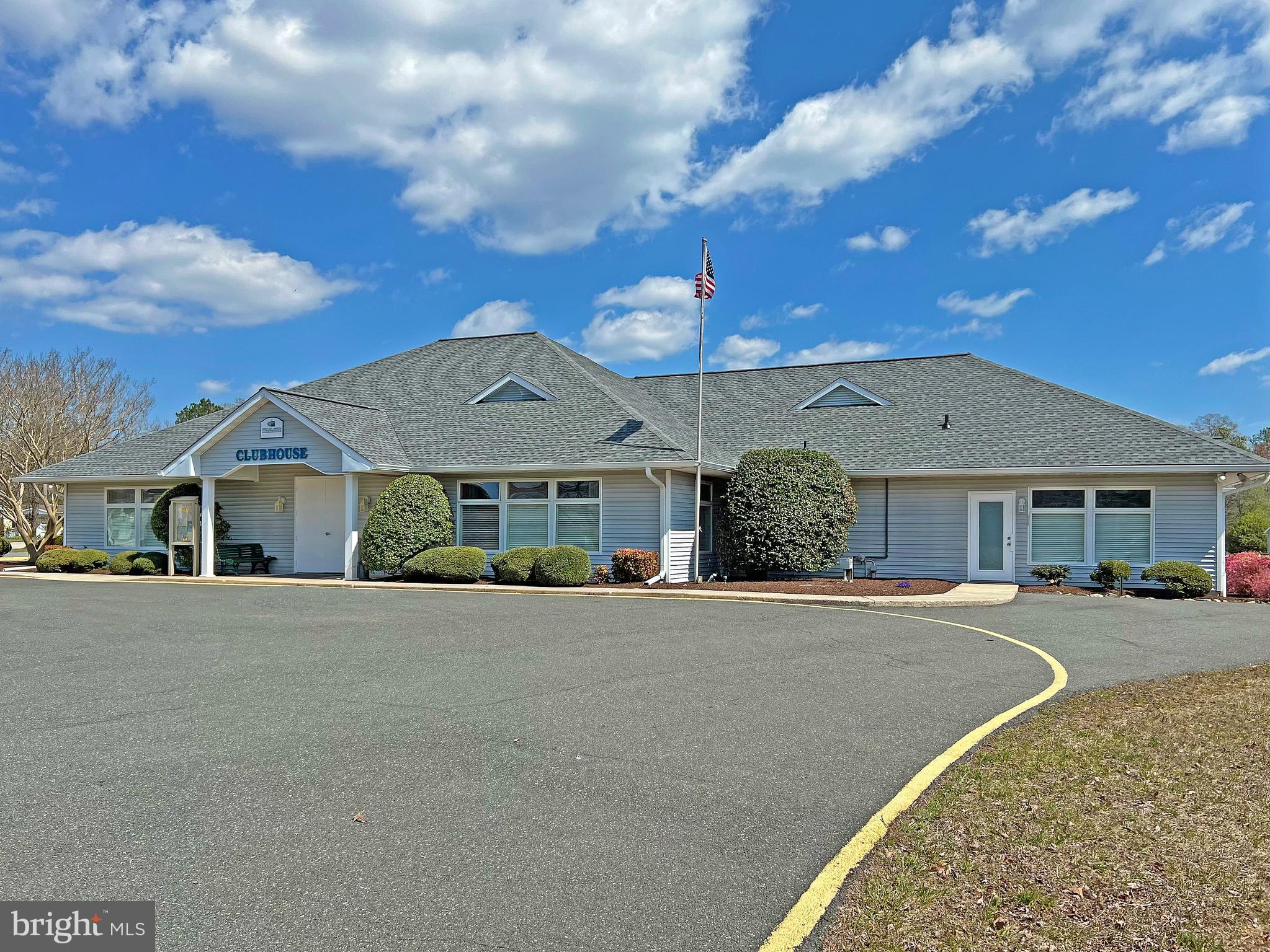 ANGOLA ESTATES - Residential