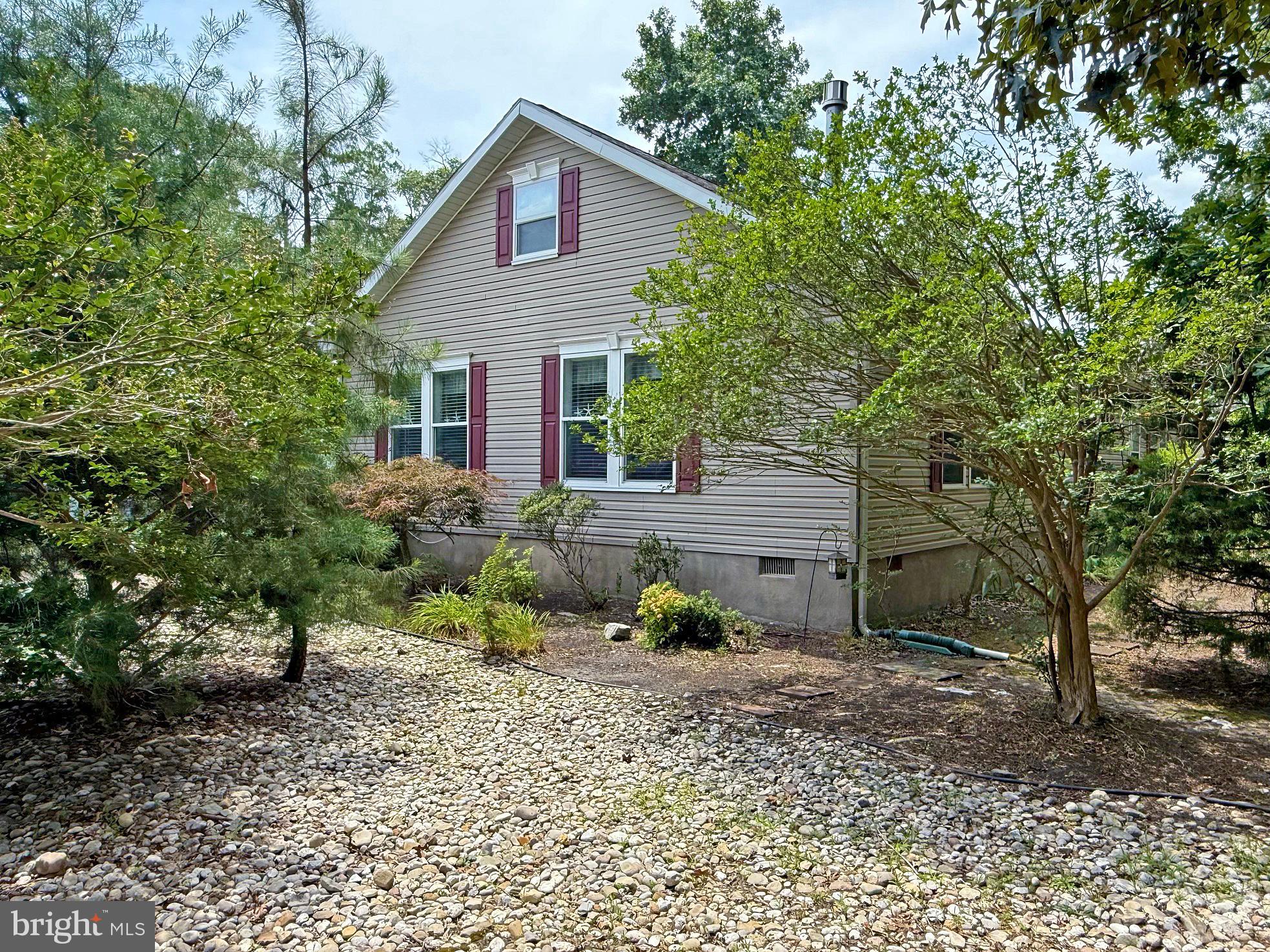 ANGOLA ESTATES - Residential