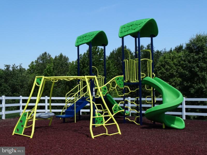 WHITELAND WOODS - Residential