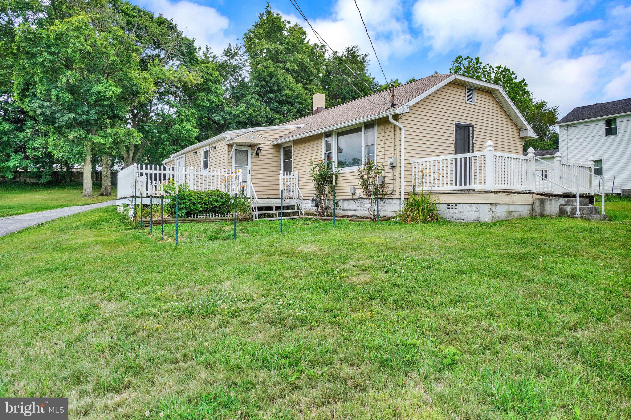 Handyman’s Special in Central York School District!

Unlock the potential of this 3-bedroom, 1-bath rancher located at 32 Woodland Avenue, York, PA. Offering approximately 1,100 square feet of living space, this home is the perfect opportunity for investors, flippers, or buyers looking to build equity with some TLC. Conveniently situated in the Central York School District, this property provides easy access to Route 30 and Interstate 83, making commuting a breeze. You’ll also appreciate being just minutes from shopping, dining, schools, parks, and everyday conveniences. The single-level ranch layout offers a functional floor plan with plenty of potential to customize and update to your style. Whether you’re searching for your next renovation project or an affordable home to make your own, this property is full of possibilities. Bring your vision and your toolbox—this handyman’s special is ready for its next chapter. Don’t miss this opportunity to invest in a desirable location with great potential!  AGENTS....PLEASE READ AGENT REMARKS!!
