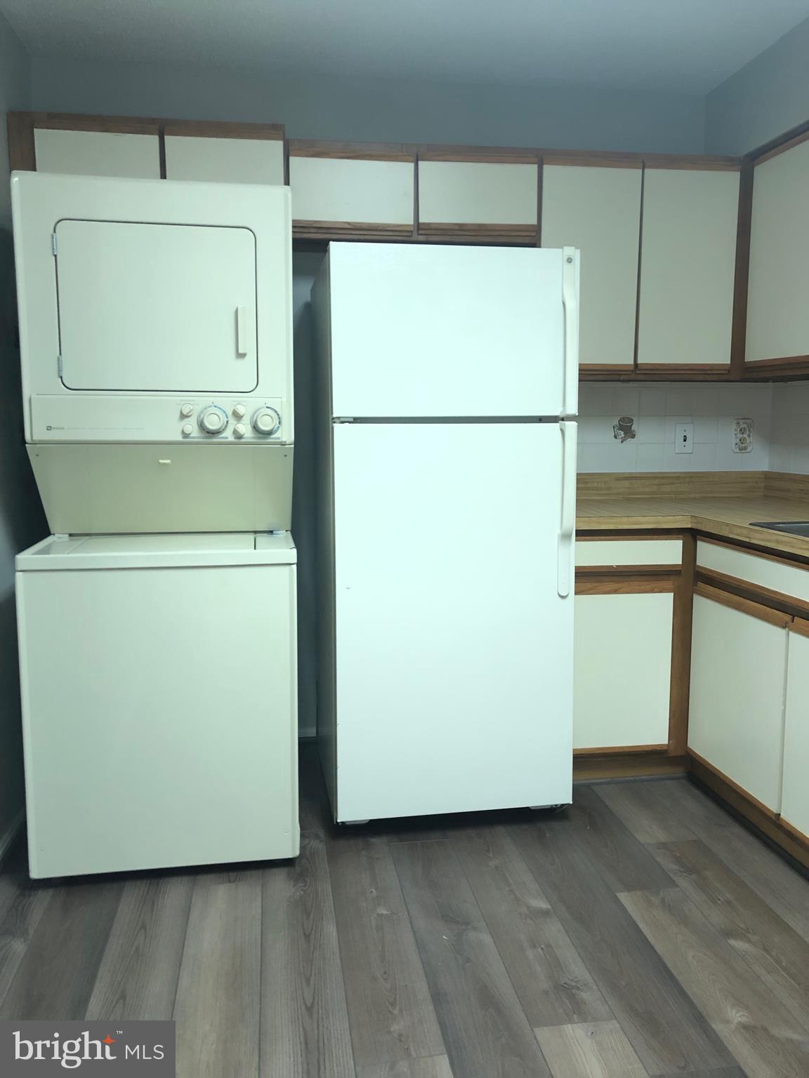 LEISURE WORLD - Residential Lease