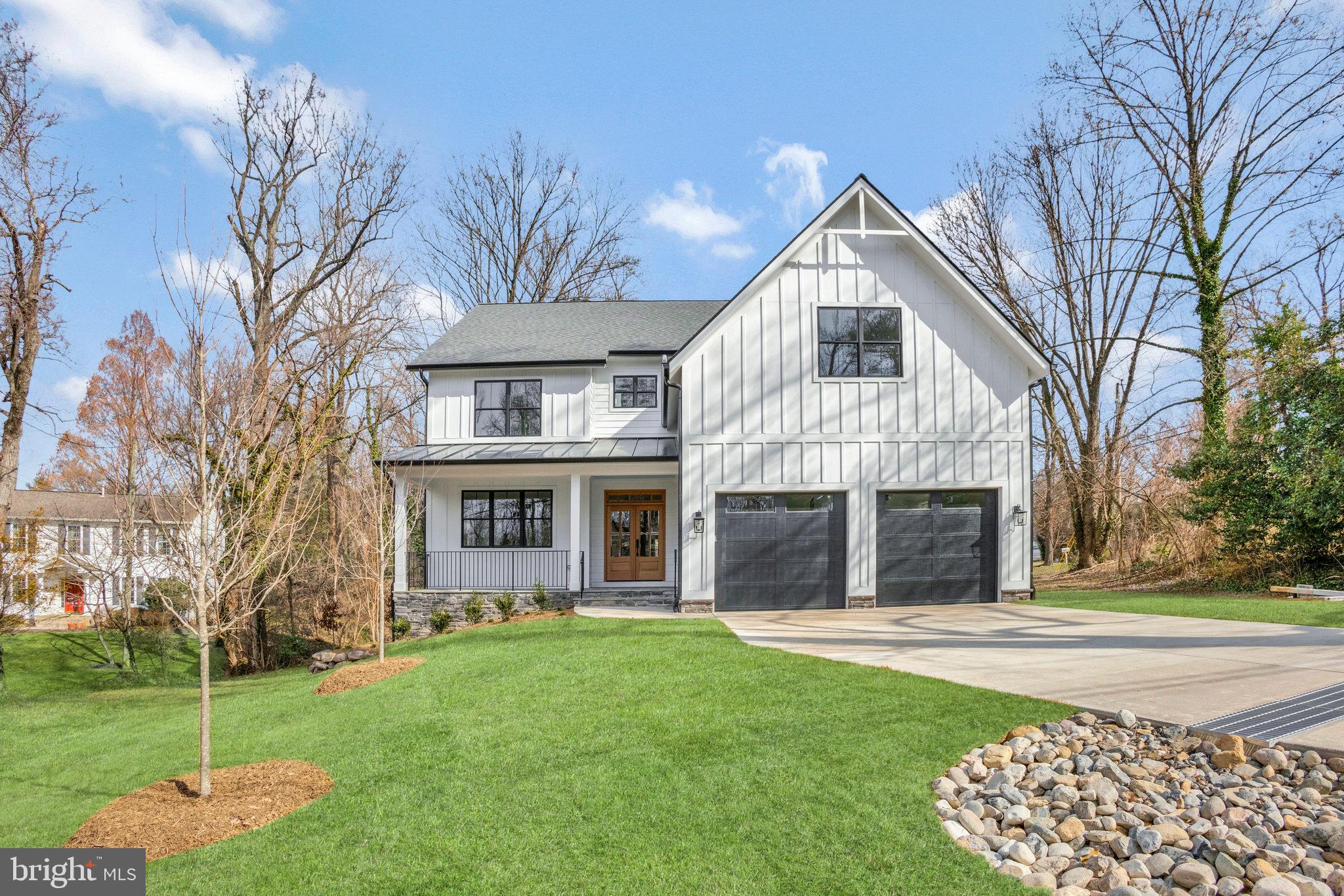 WESTHAMPTON - Residential
