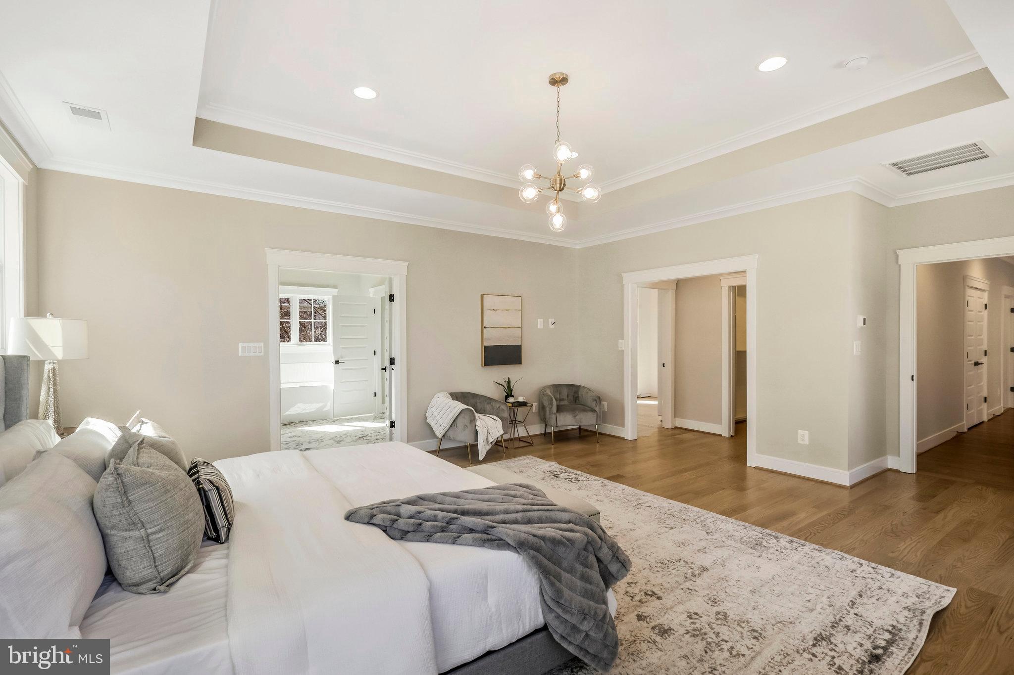 WESTHAMPTON - Residential