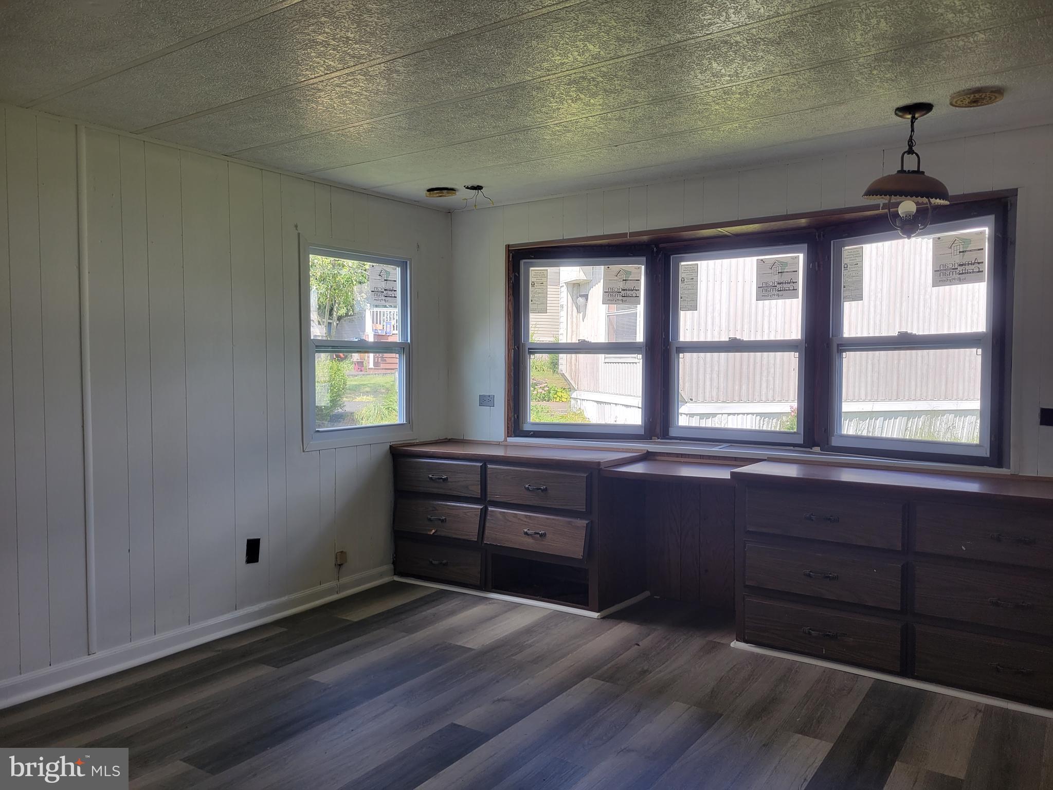 OAK KNOLL ESTATES - Residential