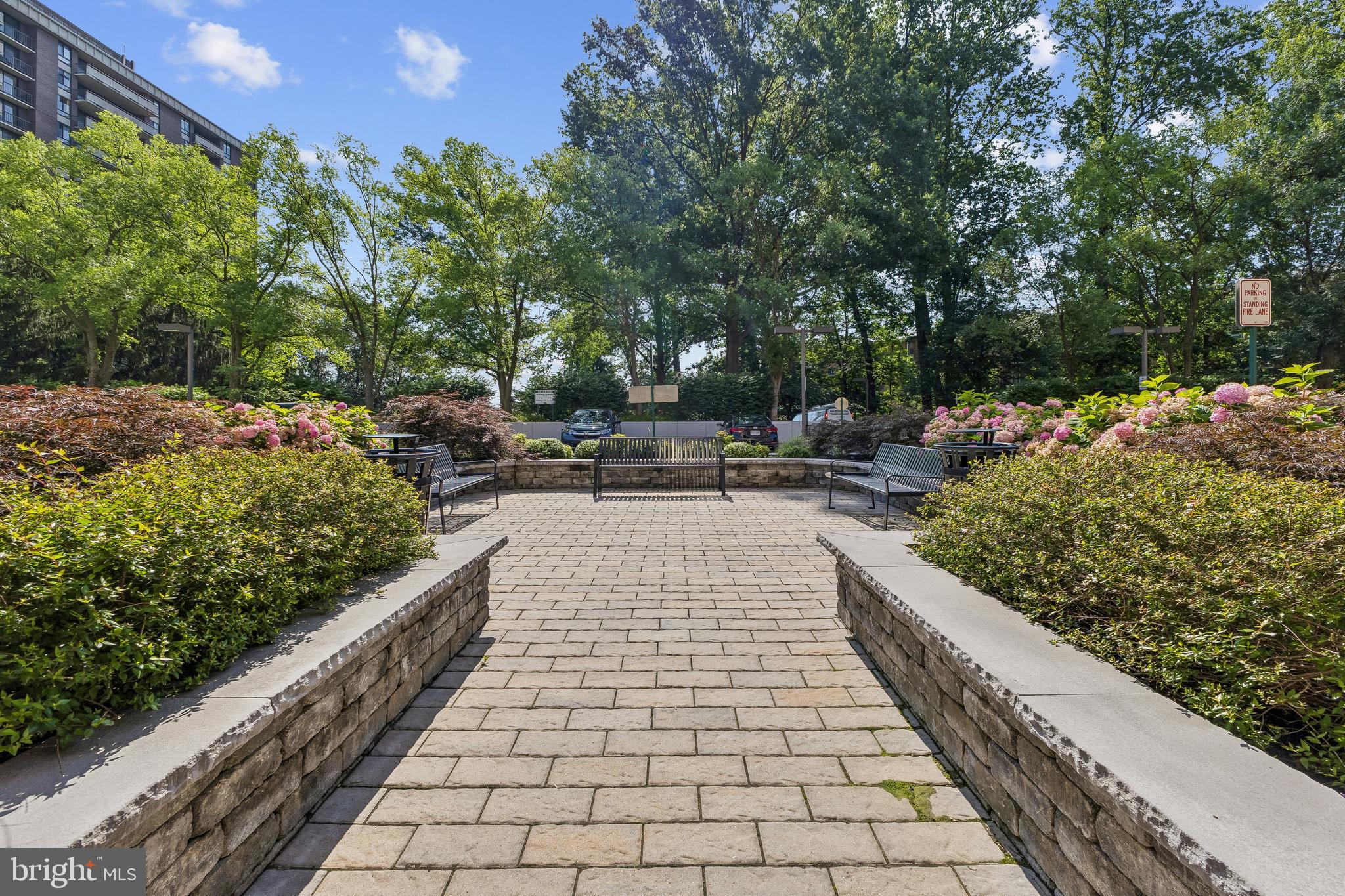 ENCORE OF MCLEAN - Residential