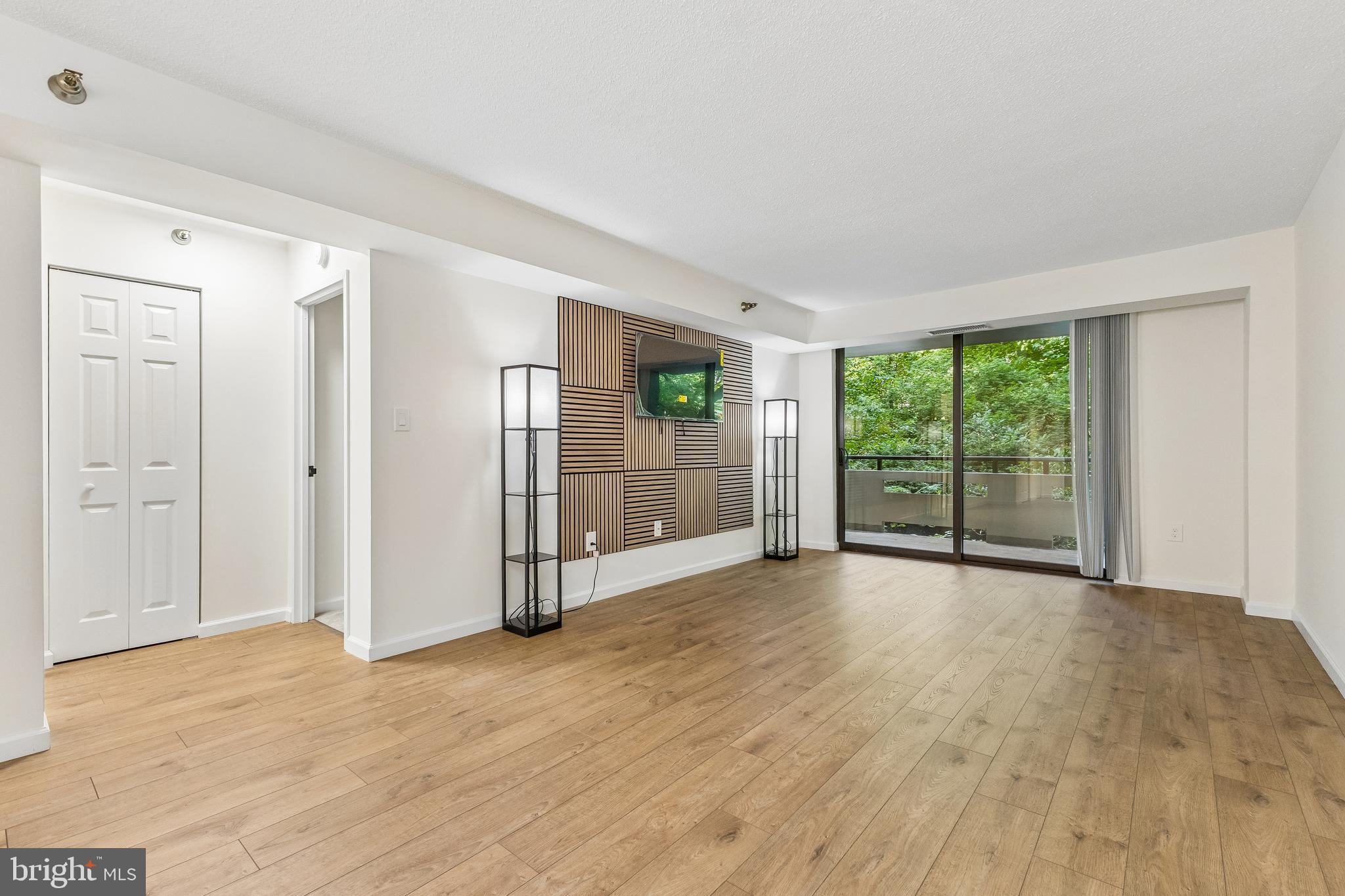 ENCORE OF MCLEAN - Residential