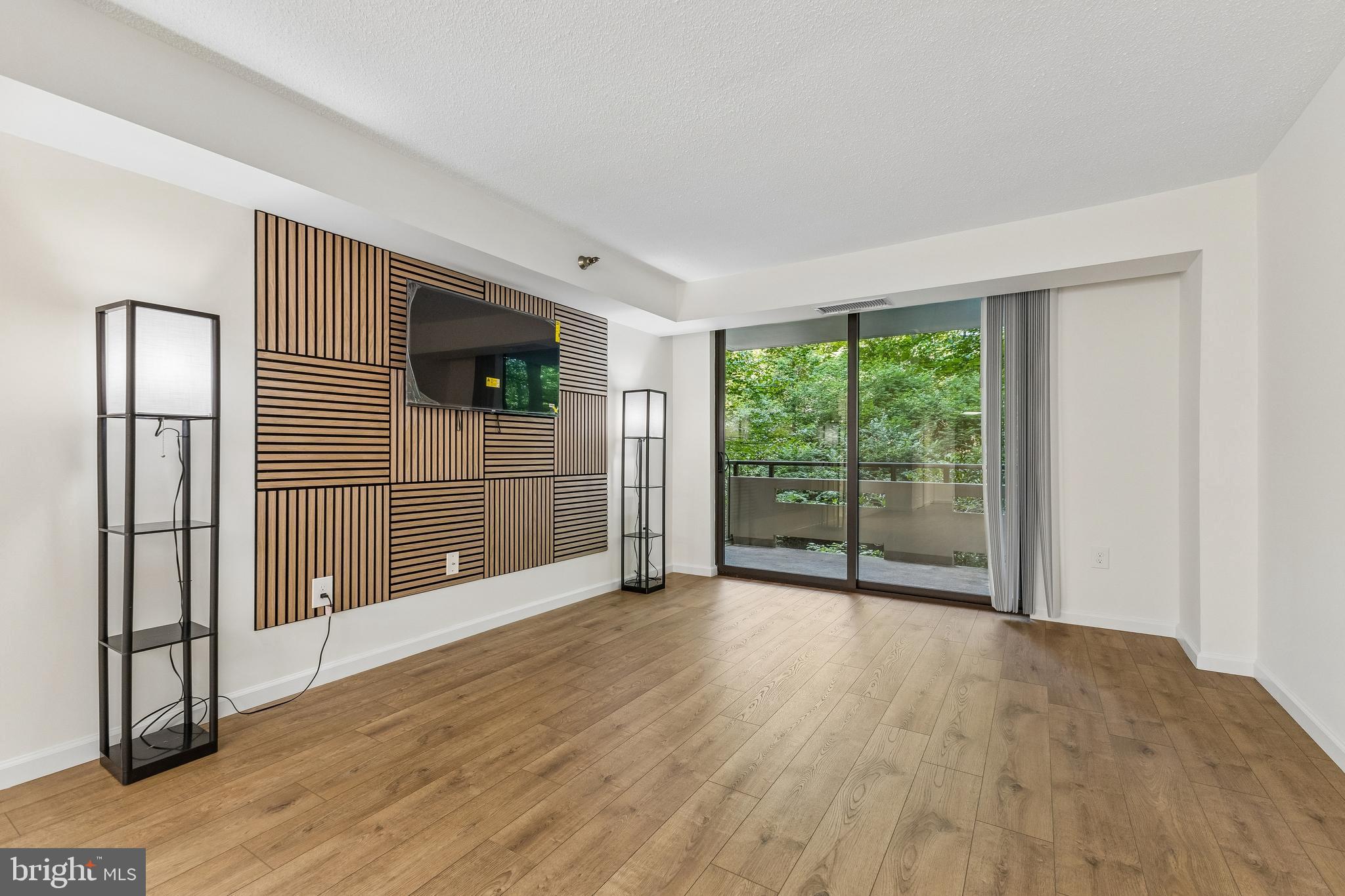 ENCORE OF MCLEAN - Residential