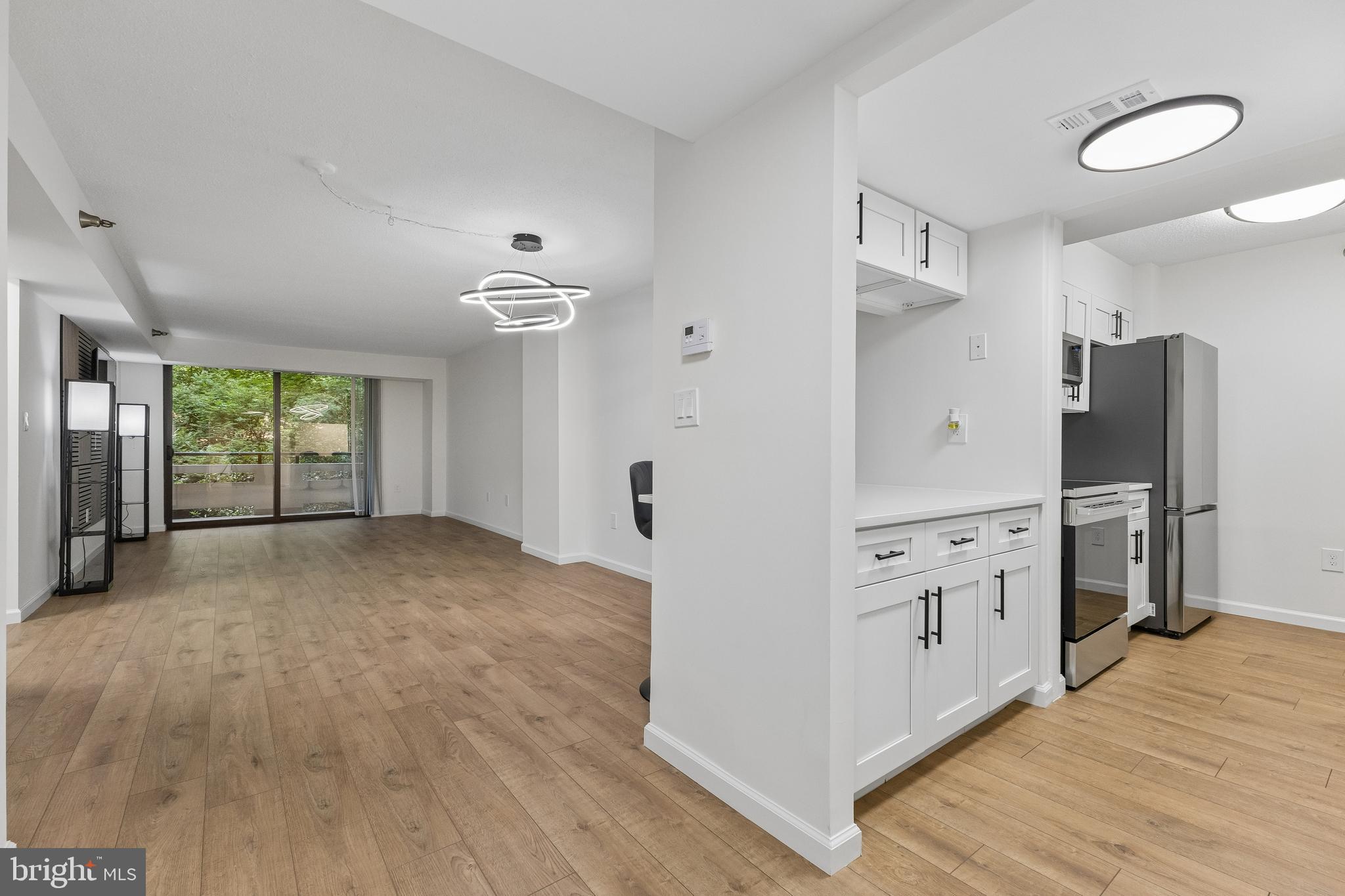 ENCORE OF MCLEAN - Residential