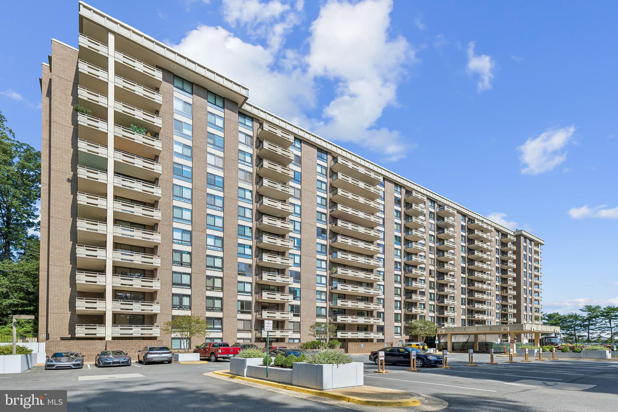 ENCORE OF MCLEAN - Residential