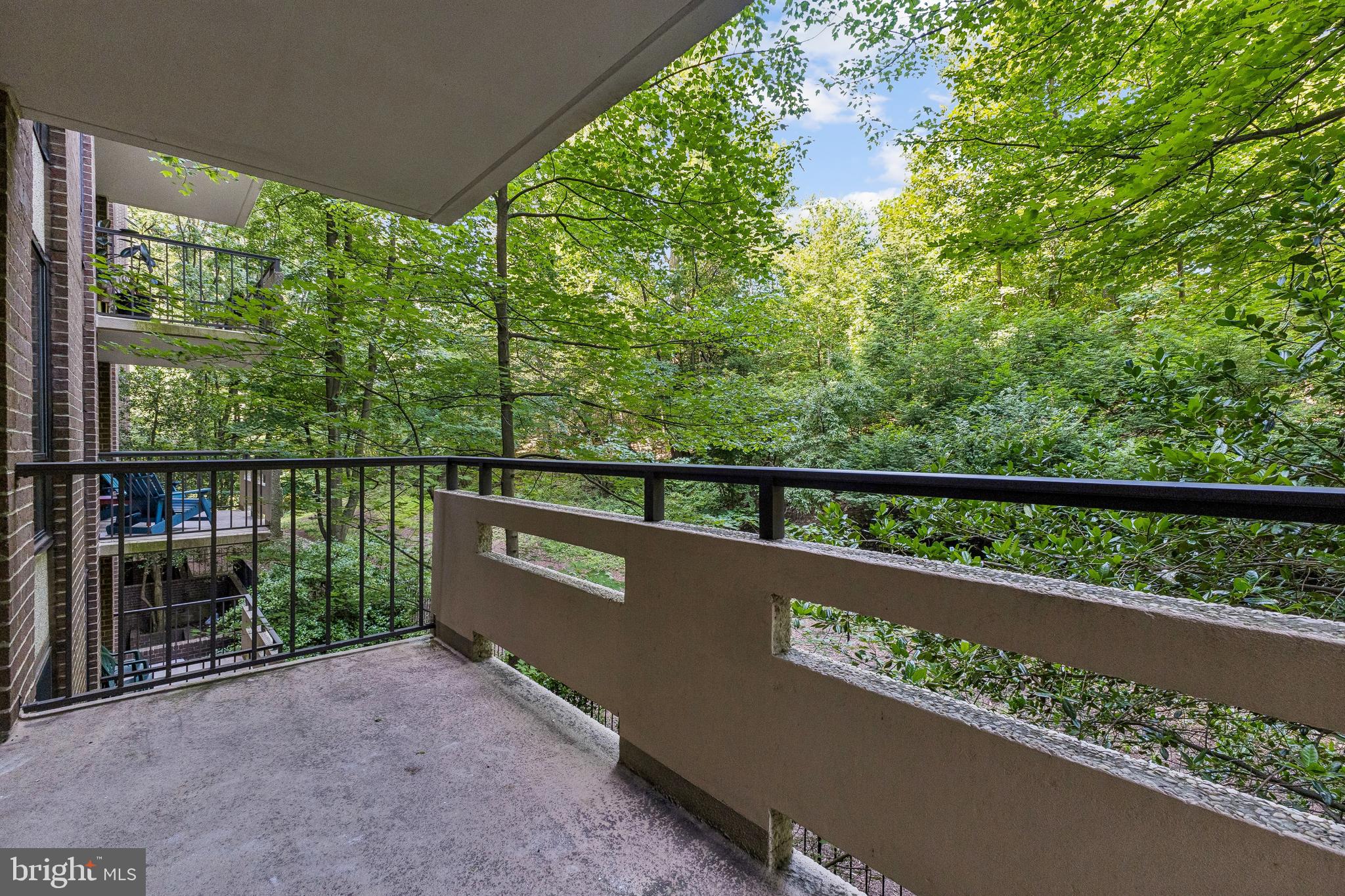 ENCORE OF MCLEAN - Residential