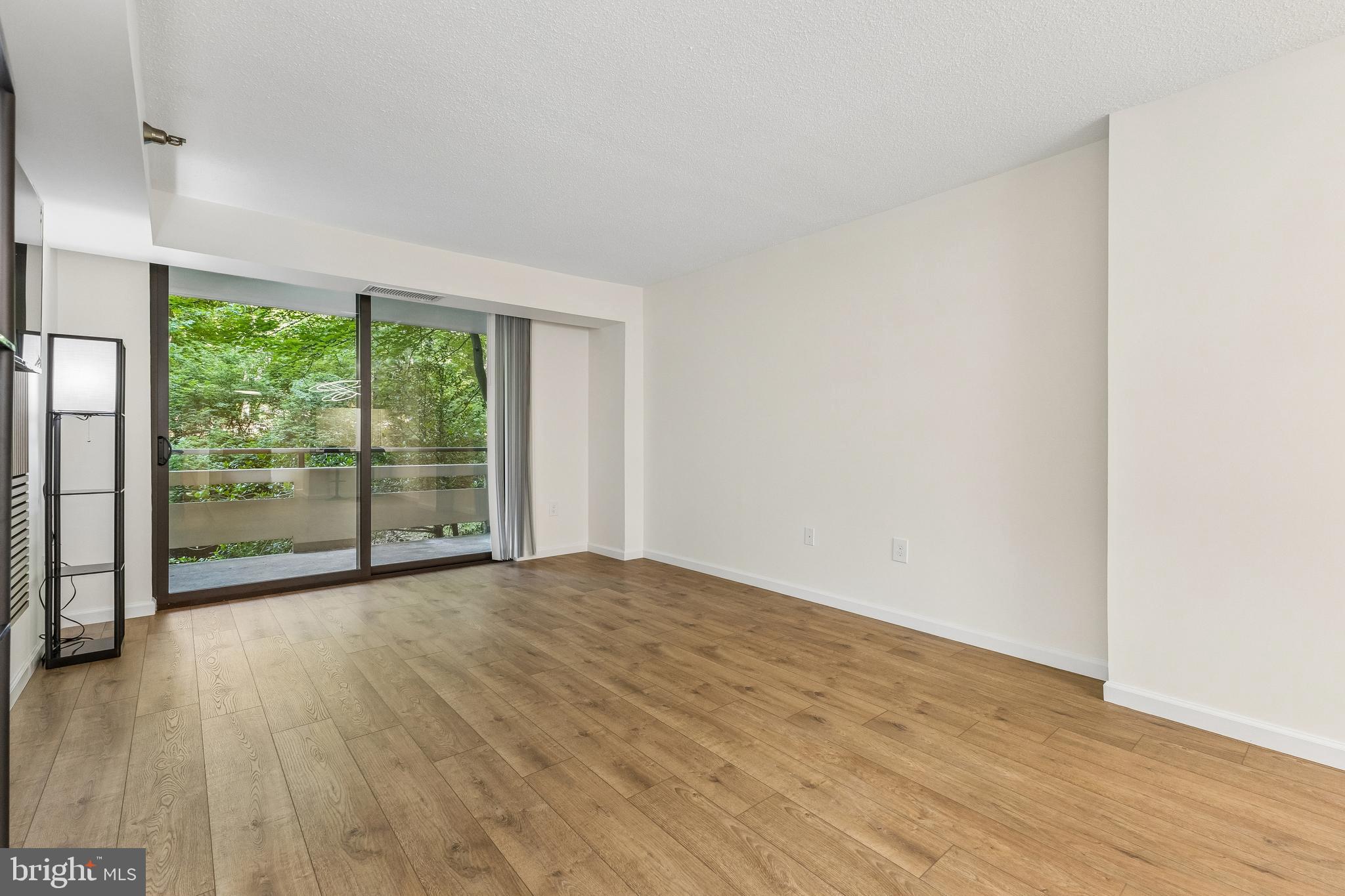 ENCORE OF MCLEAN - Residential