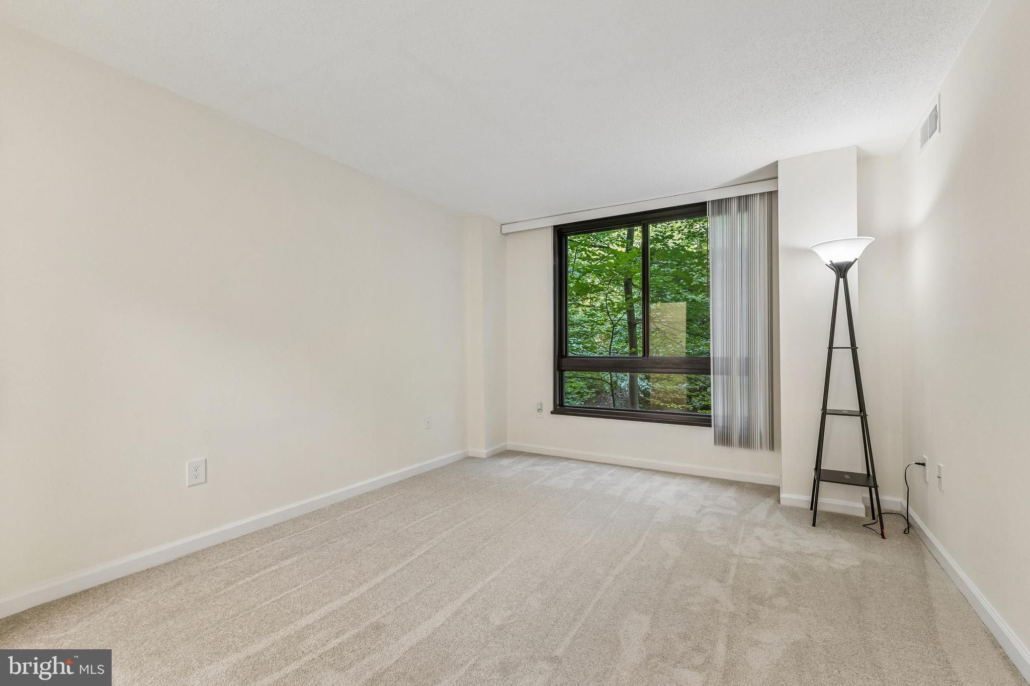 ENCORE OF MCLEAN - Residential