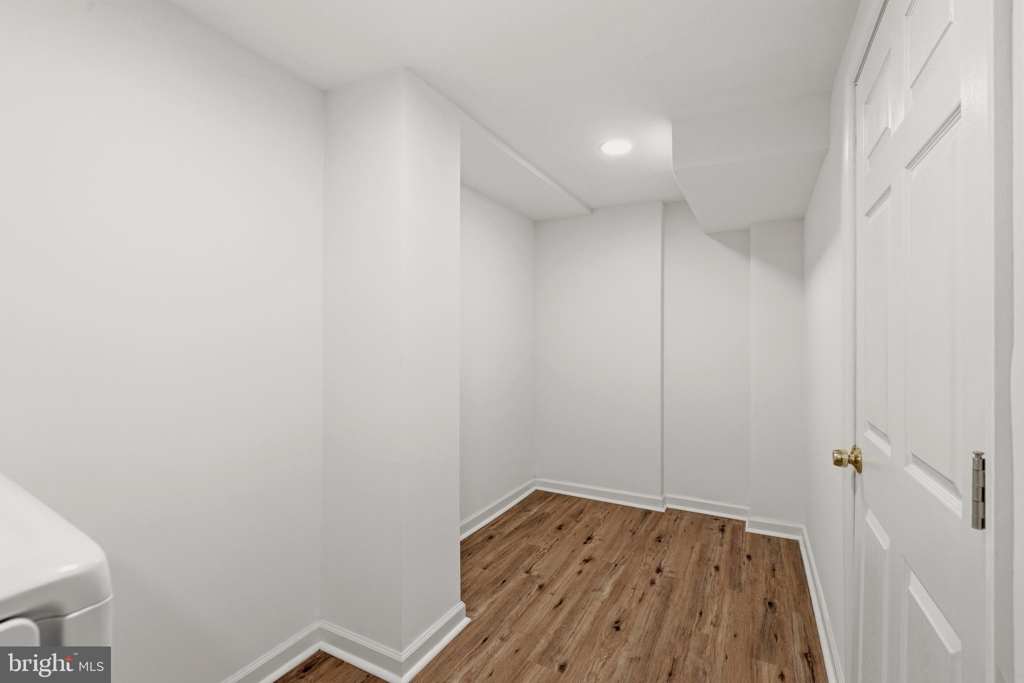 POINT OF WOODS - Residential