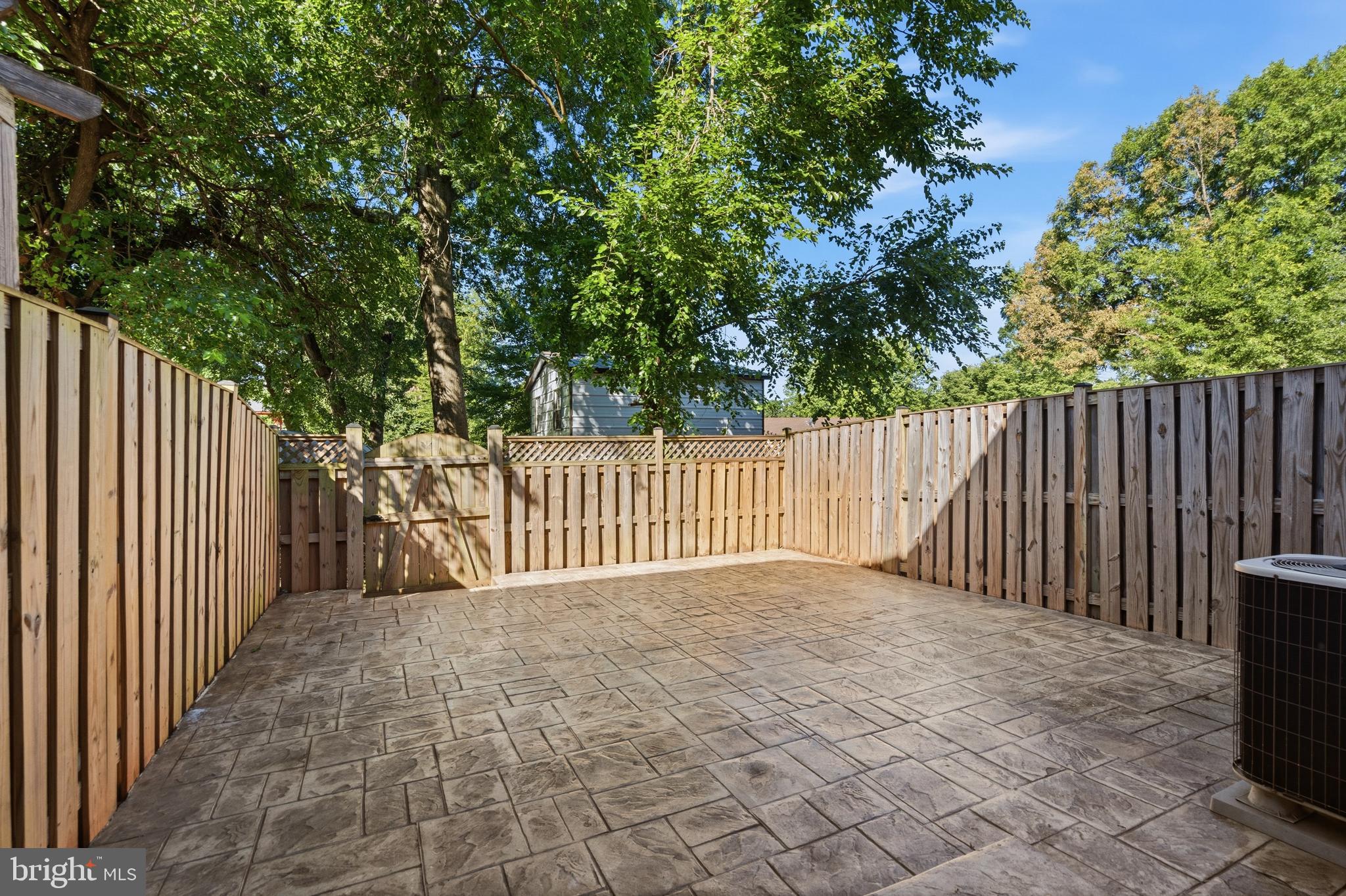 POINT OF WOODS - Residential