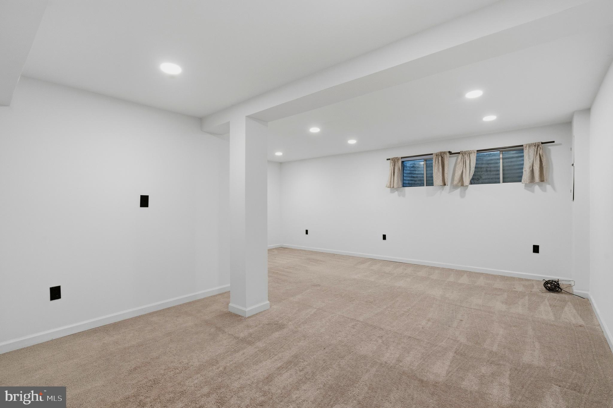 POINT OF WOODS - Residential