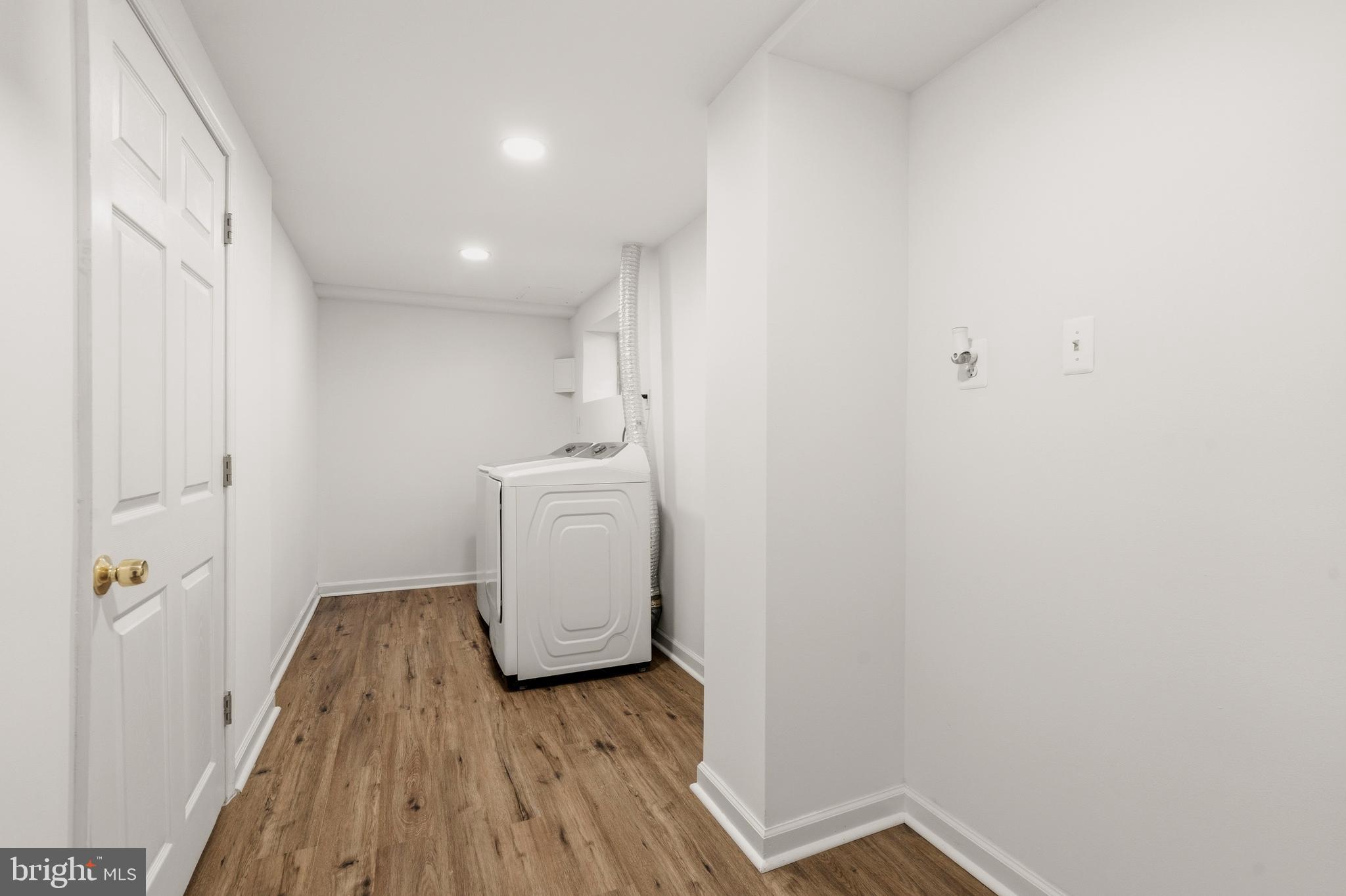 POINT OF WOODS - Residential