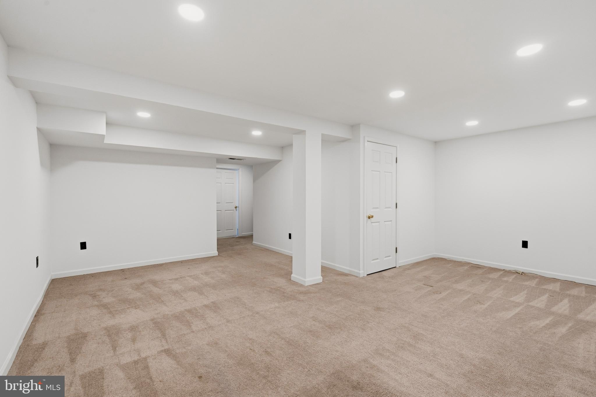 POINT OF WOODS - Residential