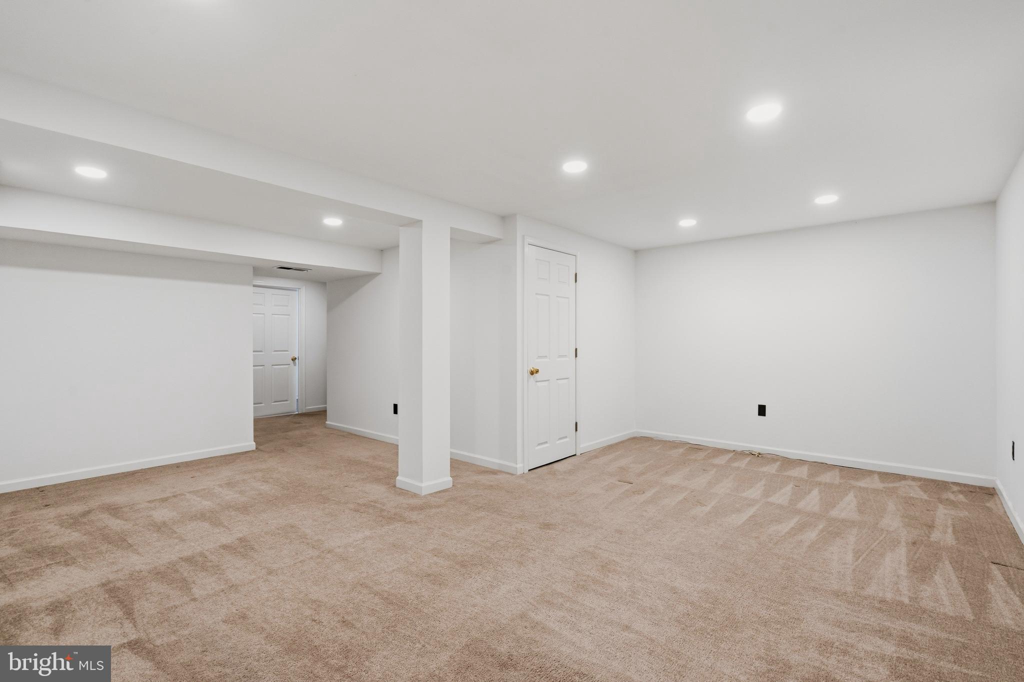POINT OF WOODS - Residential