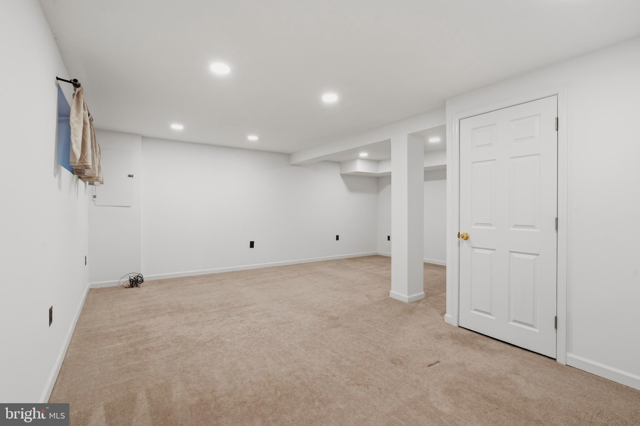 POINT OF WOODS - Residential