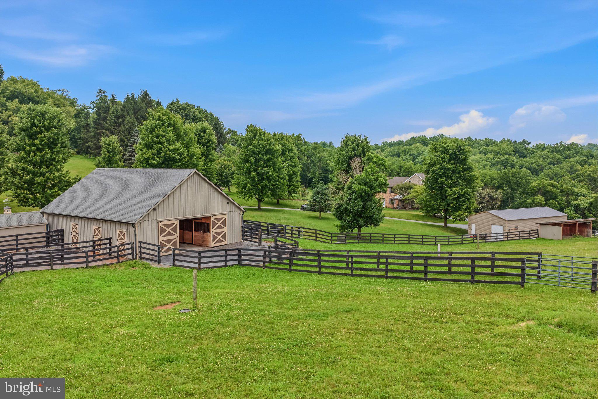 STONEWALL ESTATES - Residential