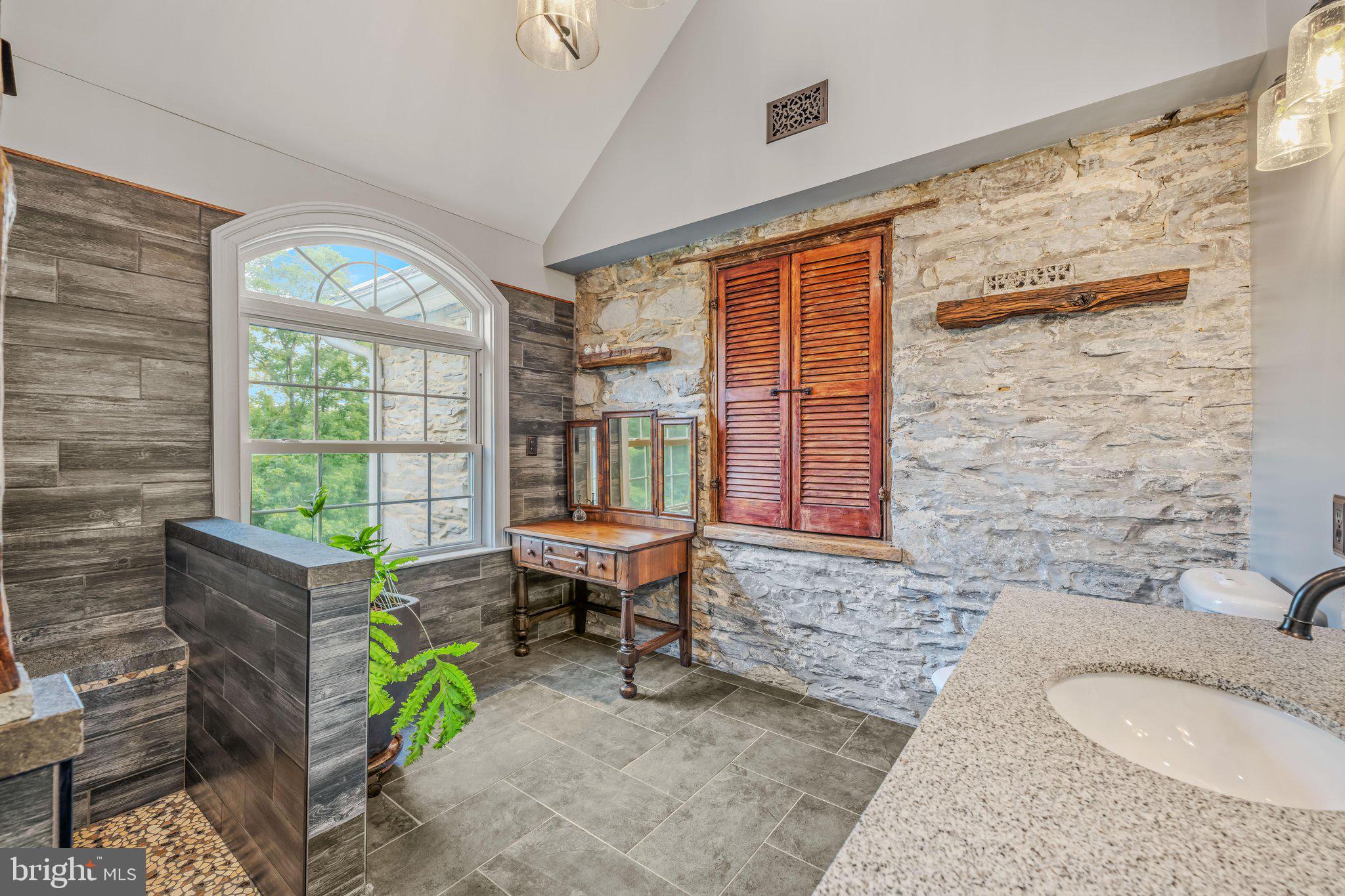 STONEWALL ESTATES - Residential