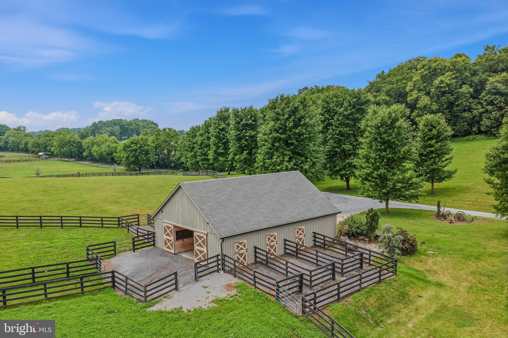 STONEWALL ESTATES - Residential