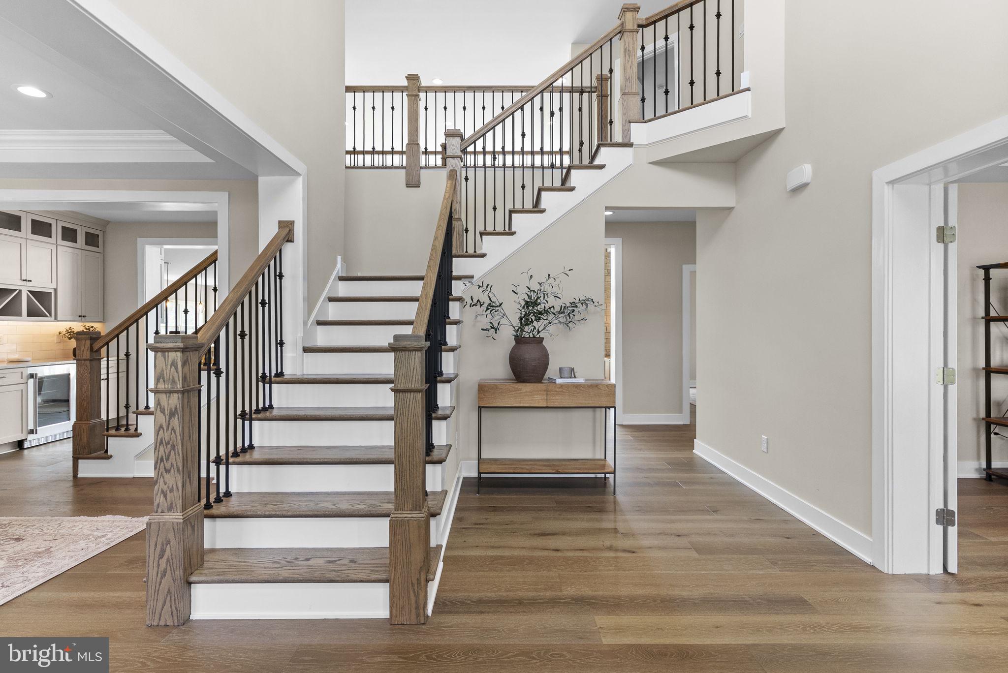 GARNET POINTE - Residential