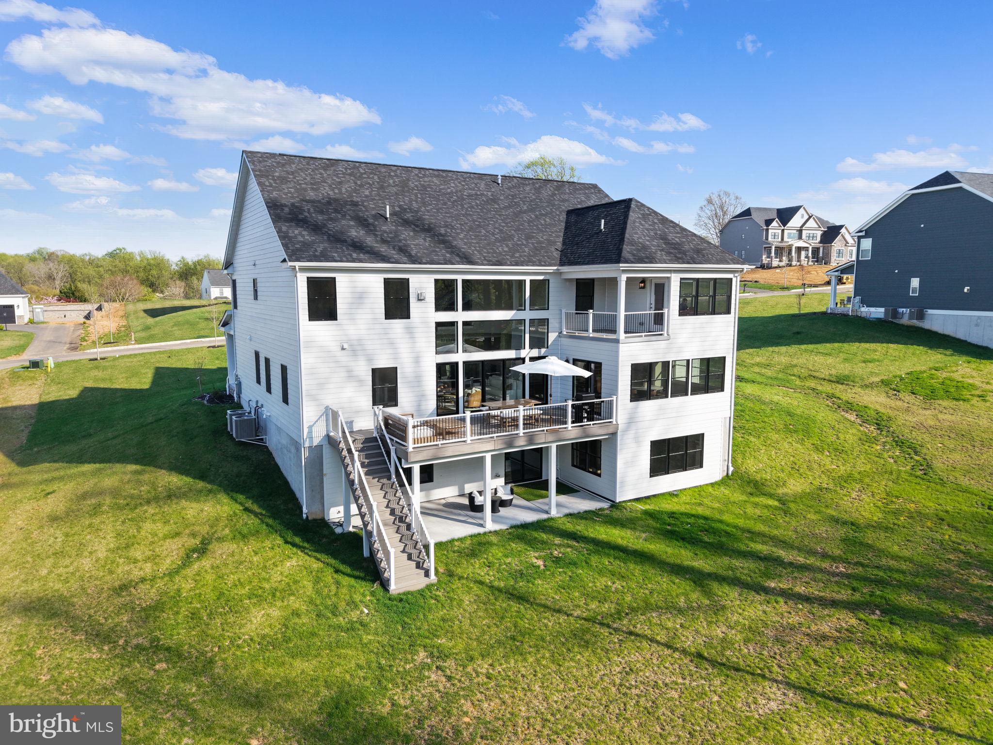 GARNET POINTE - Residential