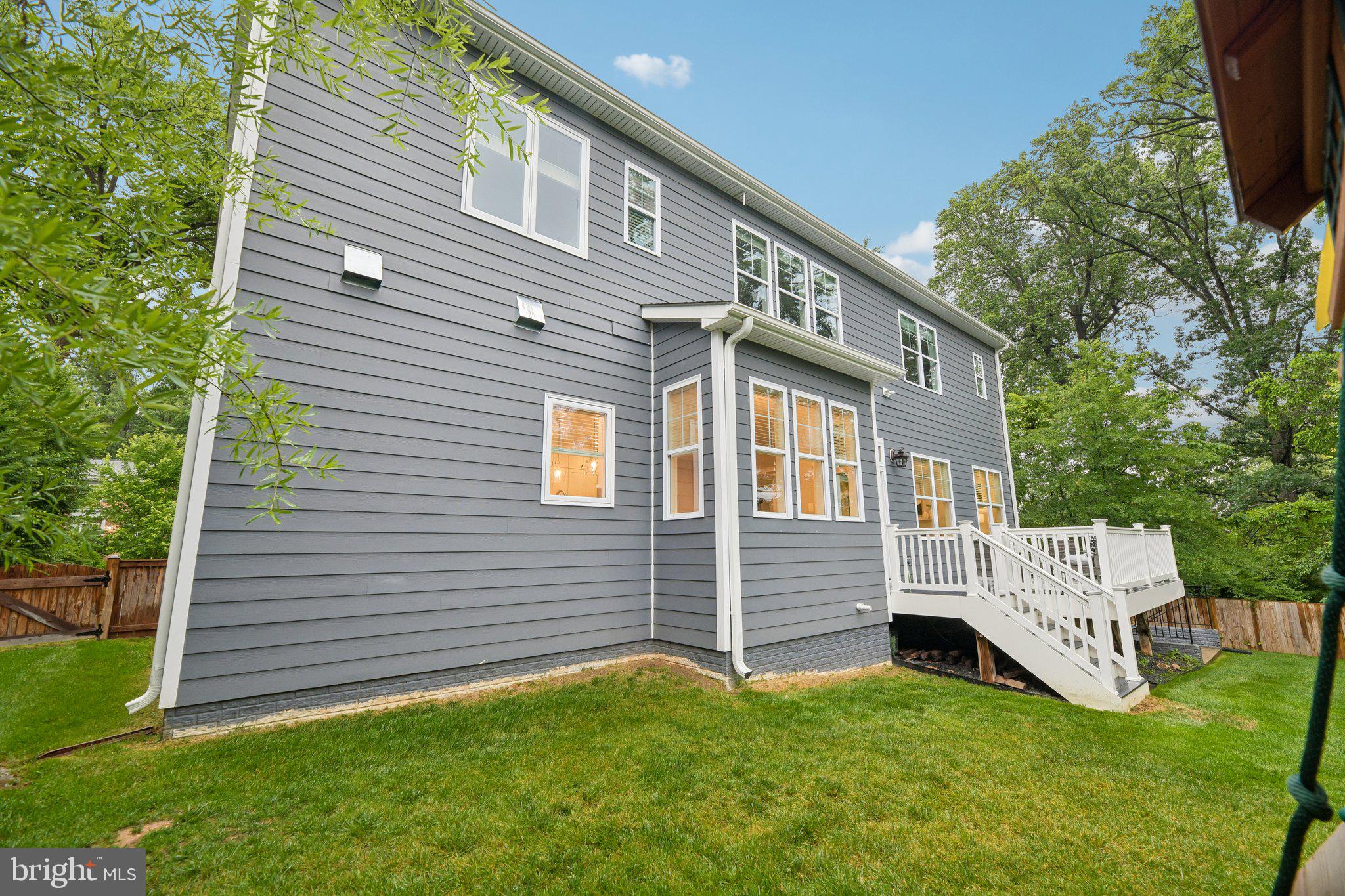 MOUNT DANIEL - Residential
