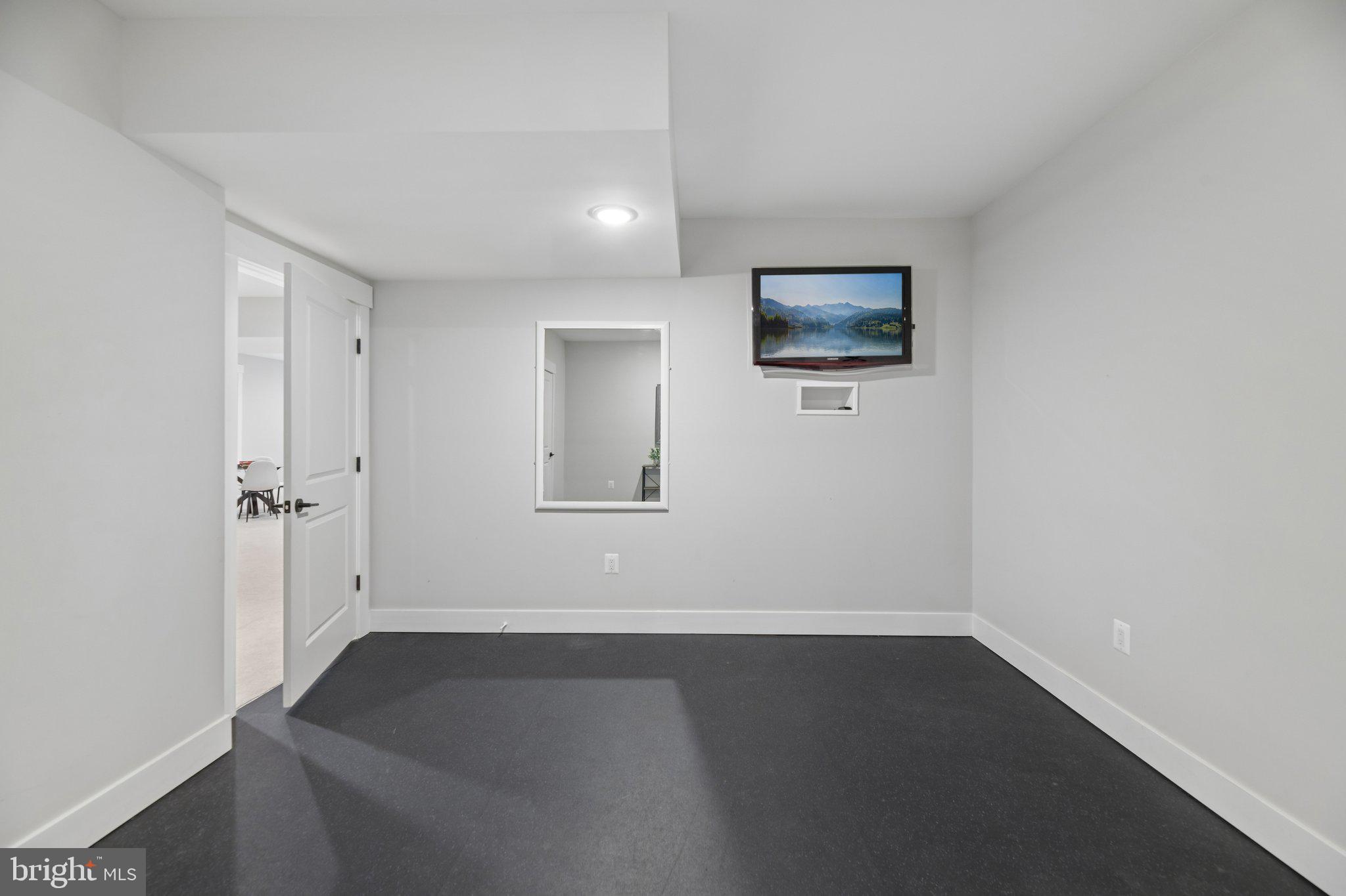 MOUNT DANIEL - Residential