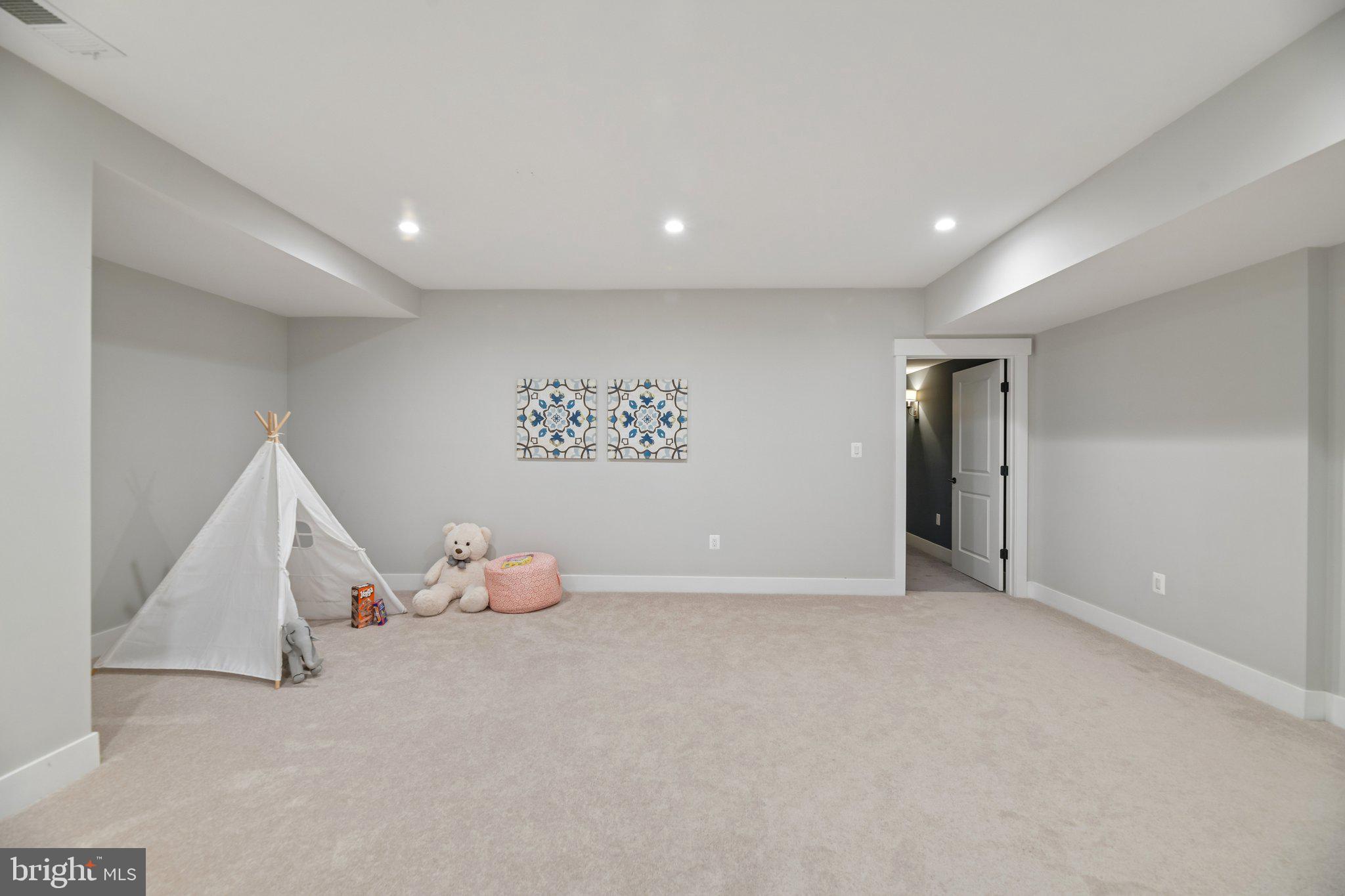 MOUNT DANIEL - Residential