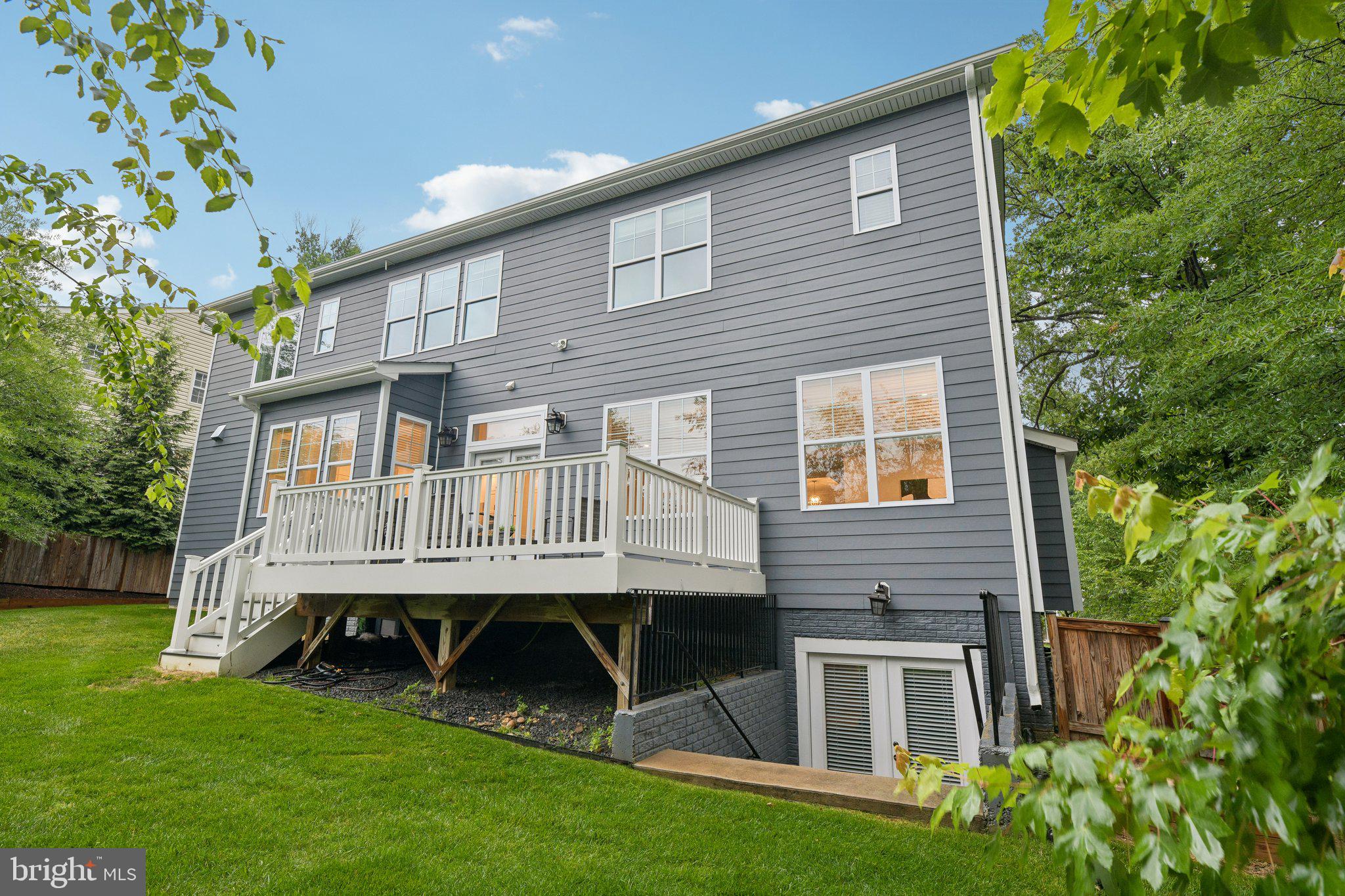 MOUNT DANIEL - Residential