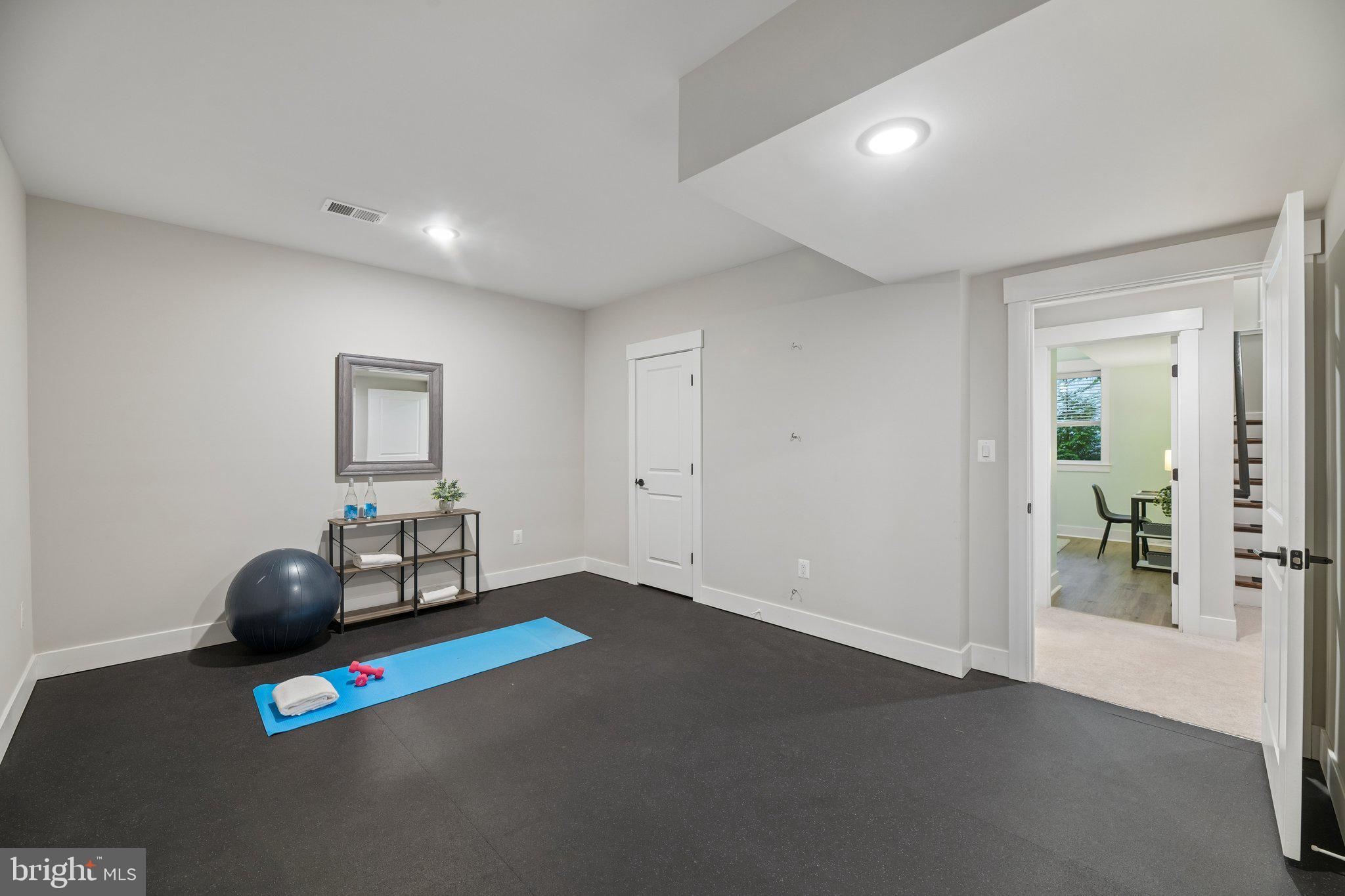 MOUNT DANIEL - Residential