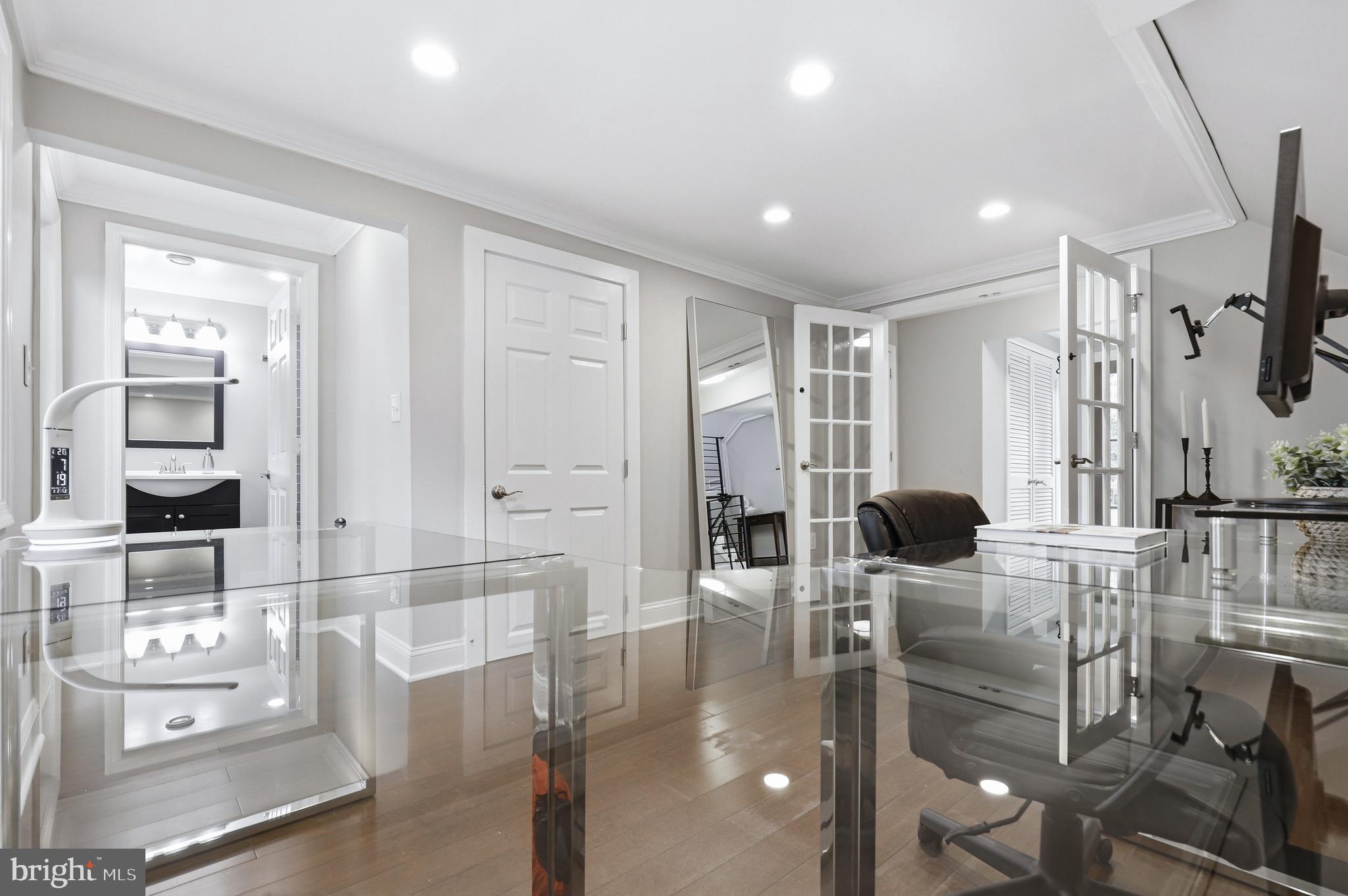 GREEN TREE MANOR - Residential