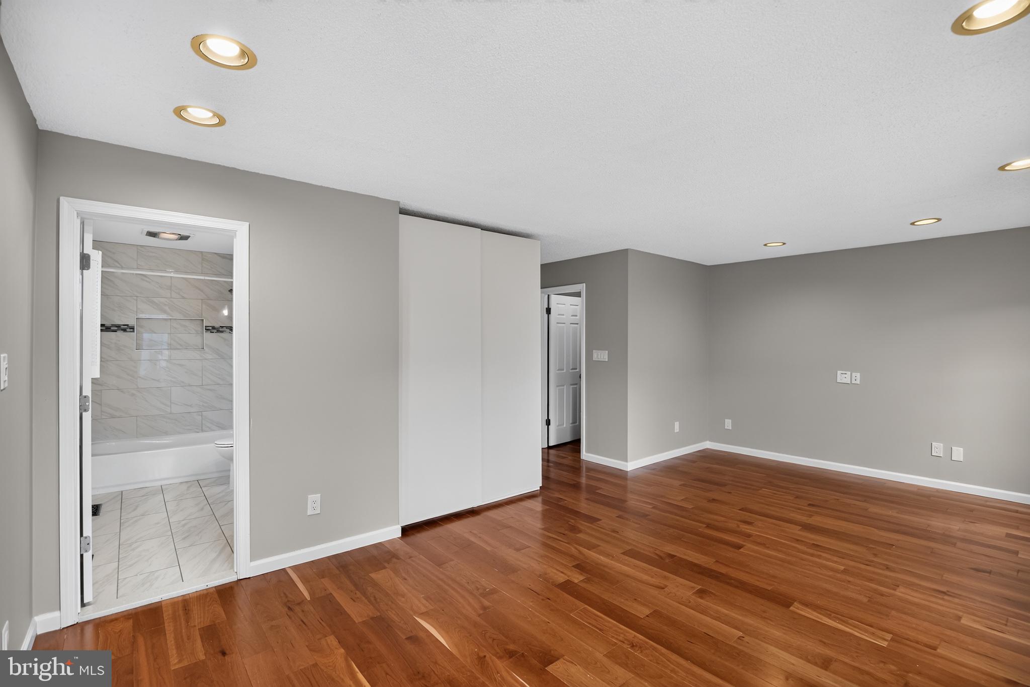 HUNT RIDGE - Residential