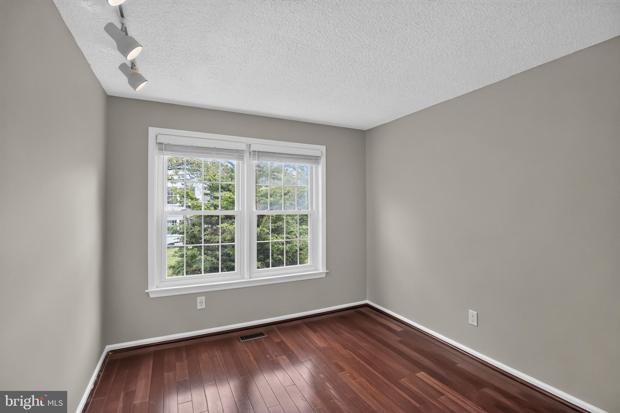 HUNT RIDGE - Residential