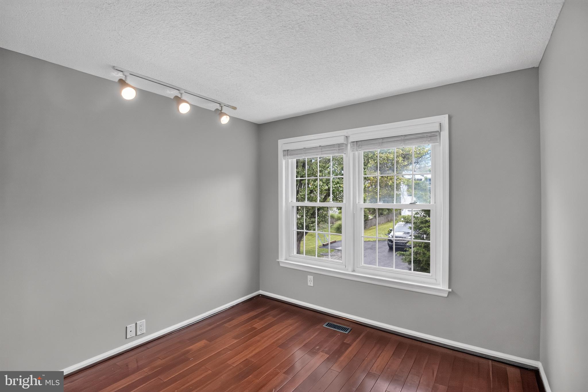 HUNT RIDGE - Residential
