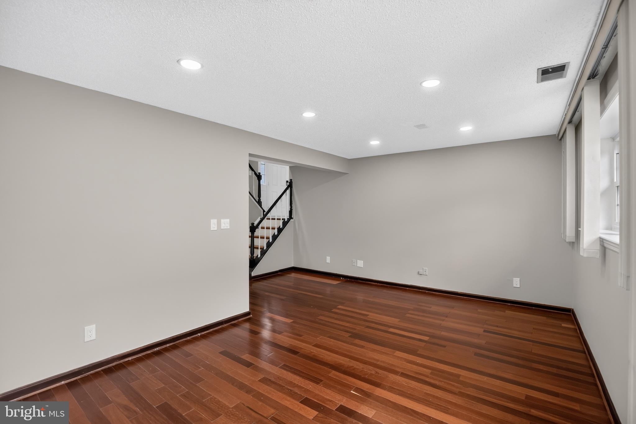 HUNT RIDGE - Residential
