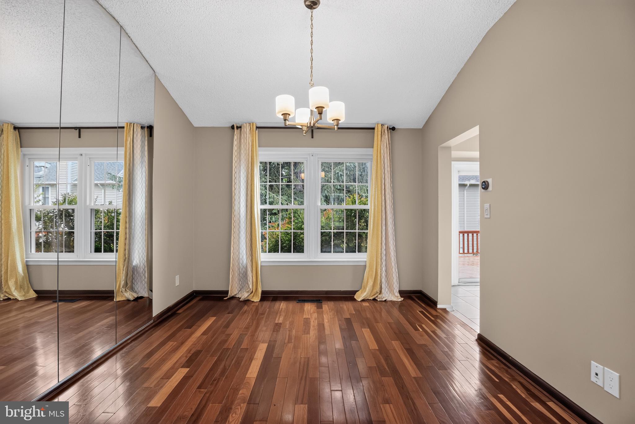 HUNT RIDGE - Residential