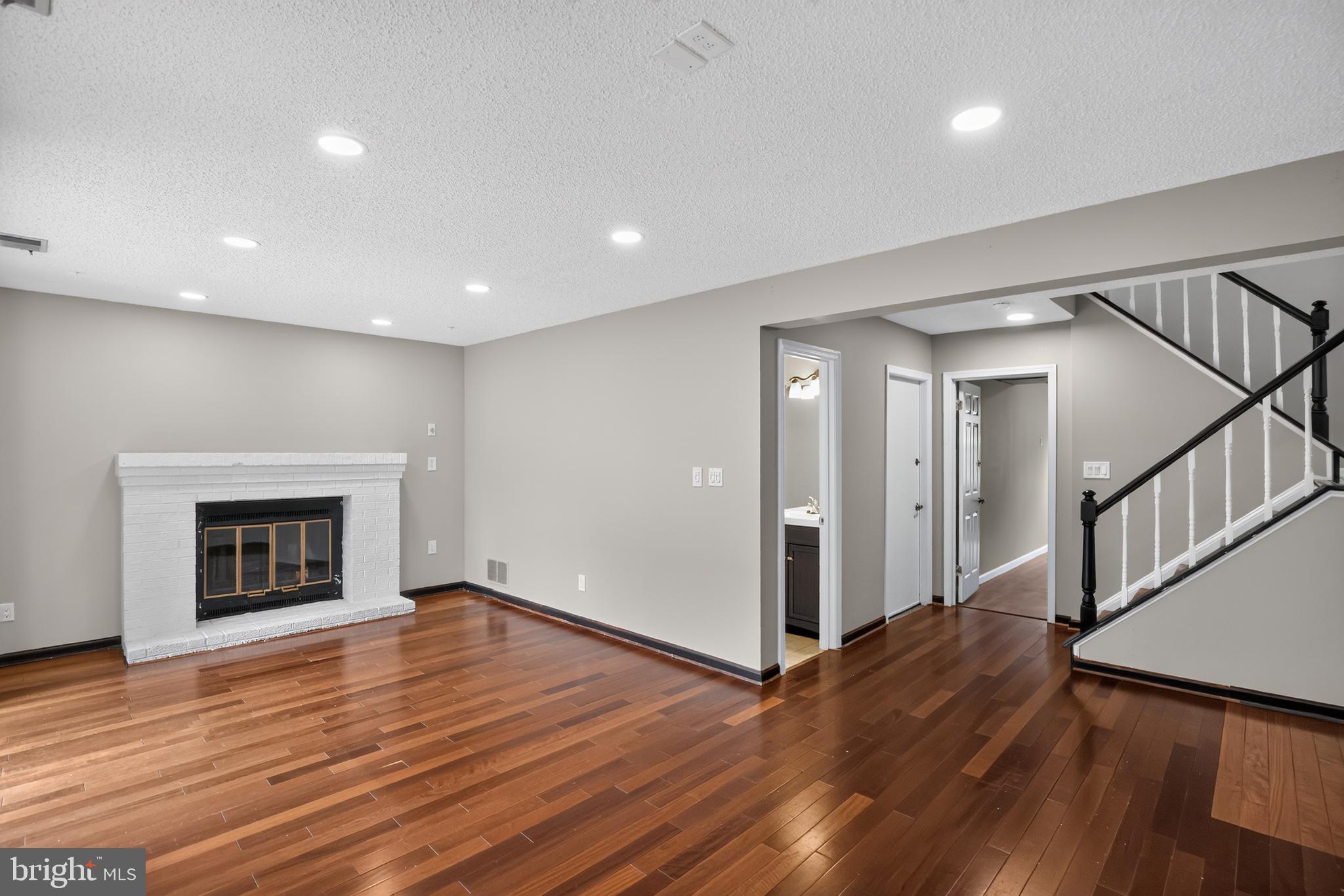 HUNT RIDGE - Residential