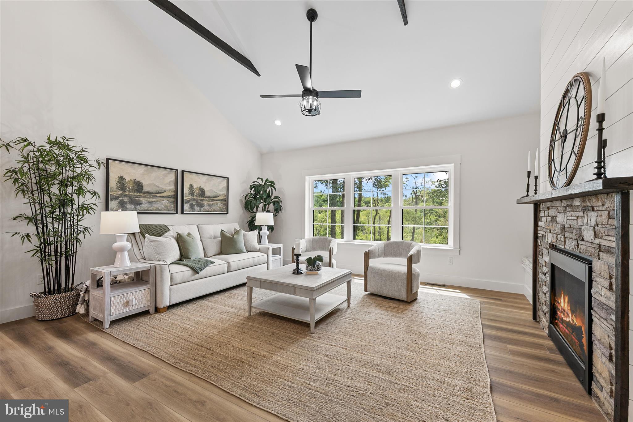 INGRAMS POINT - Residential