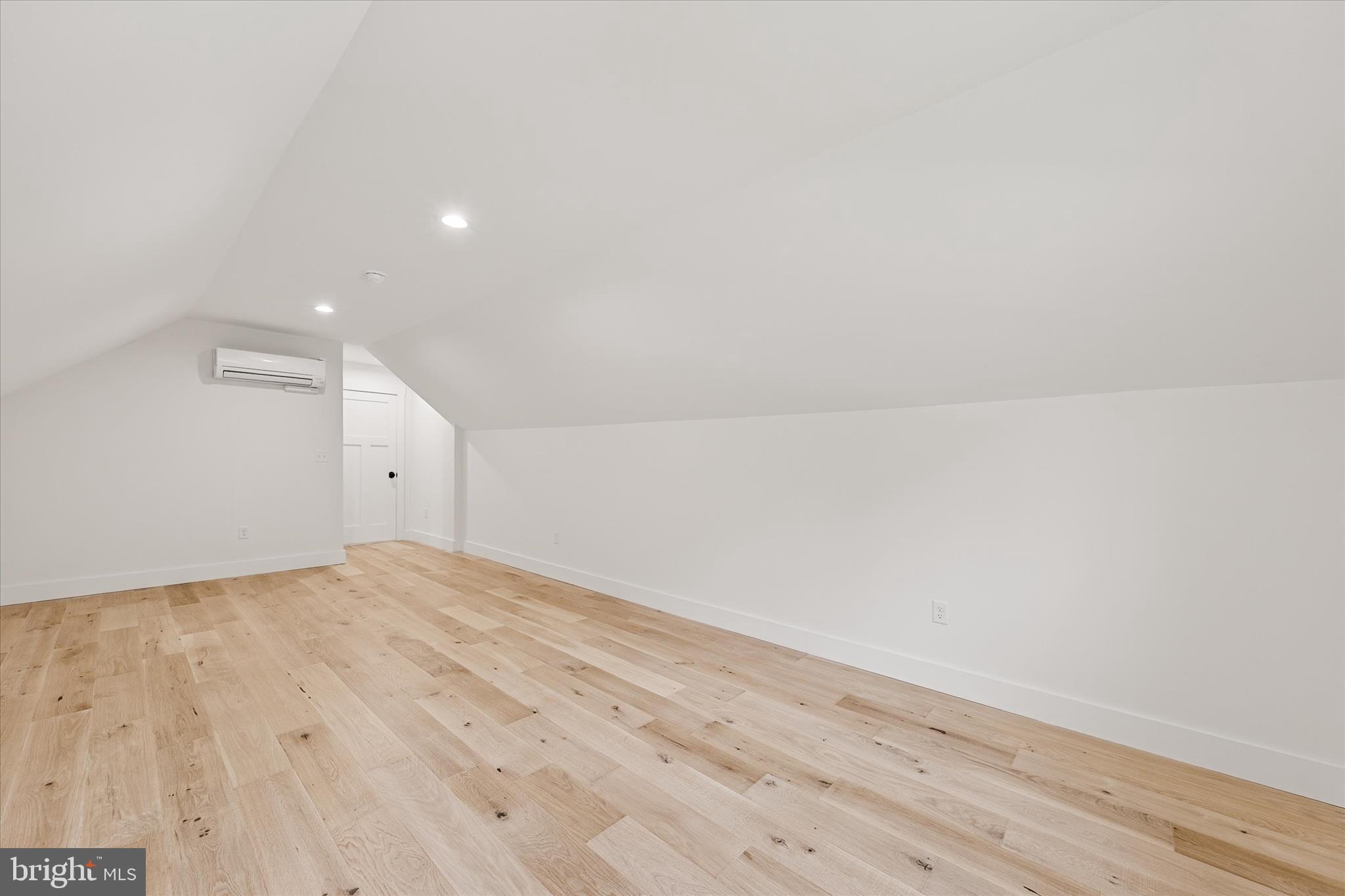 INGRAMS POINT - Residential