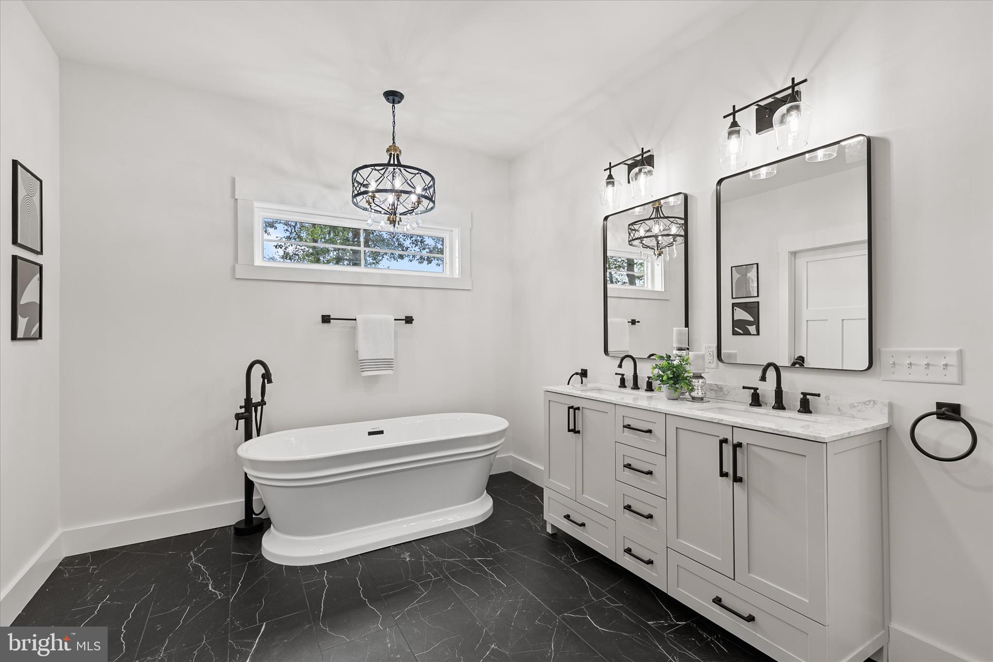 INGRAMS POINT - Residential