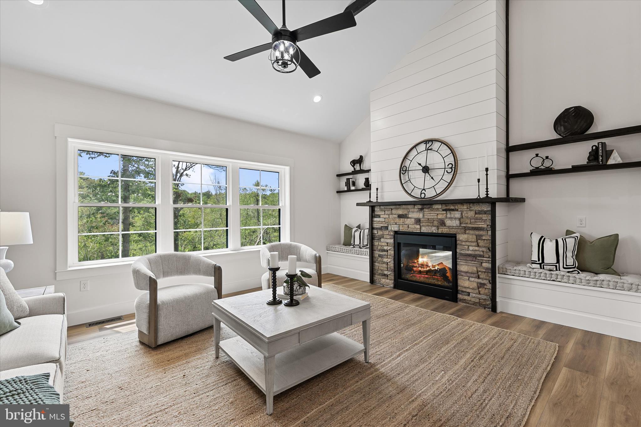 INGRAMS POINT - Residential