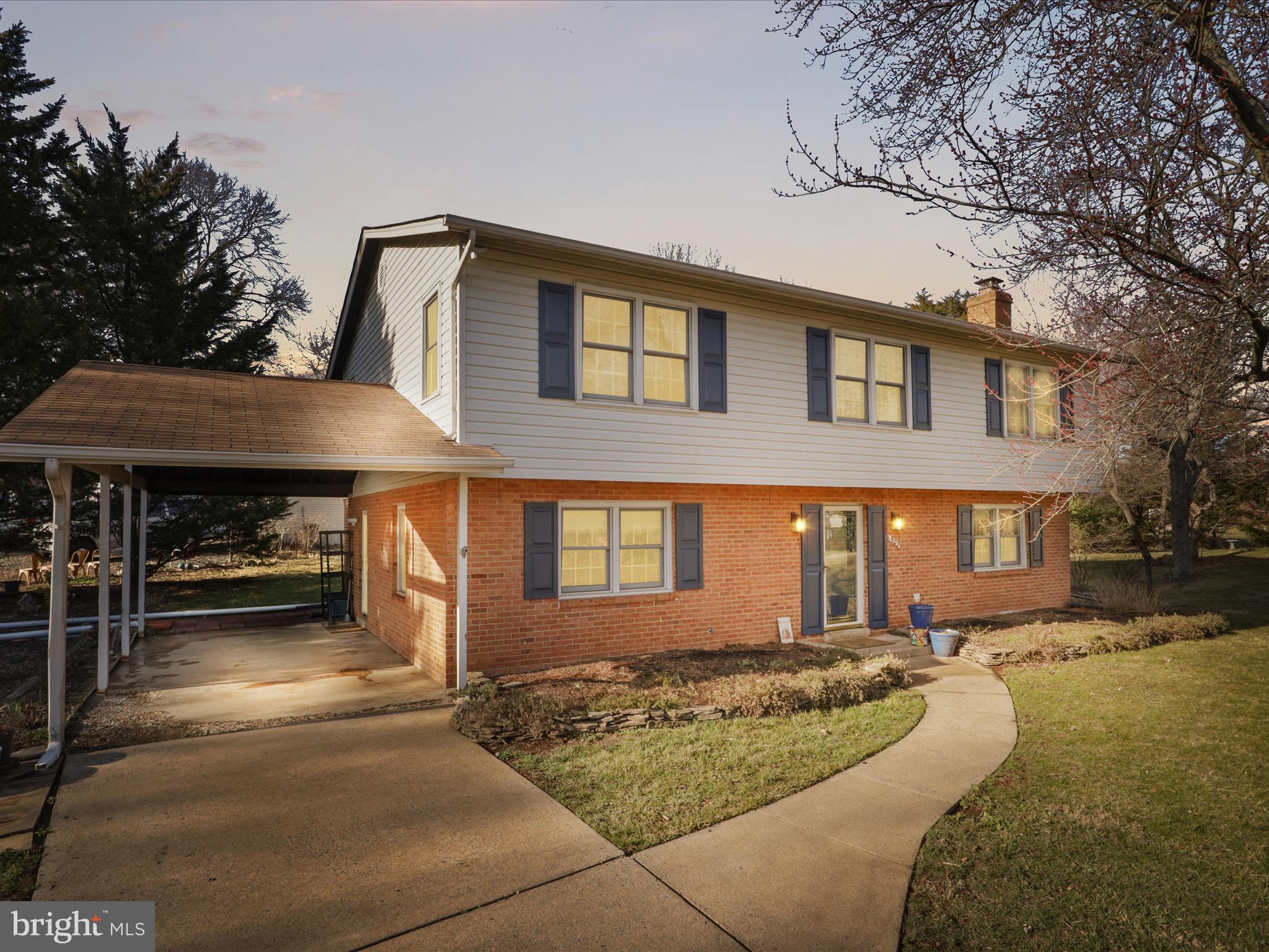 INCREDIBLE OPPORTUNITY. VERY CLEAN, MAINTAINED BILEVEL W 2ND LEVEL DECK, PATIO, CARPORT ON LARGE LEVEL LOT BACKING TO ELEMENTARY SCHOOL. GARDENERS PARADISE W BUILT  IN LARGE METAL PLANTERS, INCREDIBLE PLANTINGS FOR EVERY SEASON!
house interior painted 9/23. HW Floors, Mitsubishi Furnace 2019, hwh 2024, new electric box  2/25, windows 2006, sliders 2010 plus siding & gutters. Kit and bath are original, but price is 125+ below other homes.  VERY CLEAN, NEAT, WELL MAINTAINED HOME ON A LEVEL LOT BACKING TO COUNTY LAND AND ON A CUL-DE-SAC.  INCREDIBLE GARDENS- JUST LET THEM BLOOM!