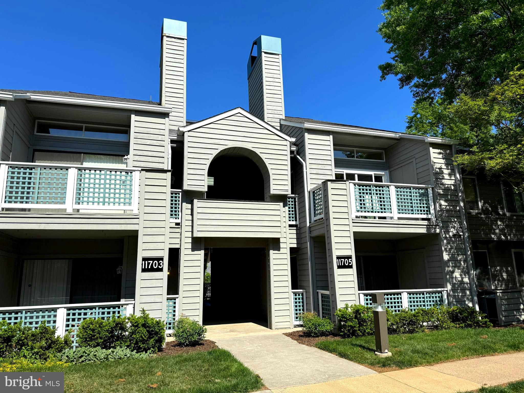 A beautifully updated 1 BR/1BA condo.  Kitchen has granite counter tops, stainless steel appliances and plenty of cabinet space. Unit has been recently painted and the bedroom window replaced.  Living room is spacious to entertain family and friends with plenty of natural light.  Stackable washer and dryer. Come home from a long day at work and relax on your private balcony or exercise at the numerous amenities. Storage closet off balcony. Parking lot offers an abundance of spots.  Less than 5 minutes to Reston Town Center- shopping, dining, theatres, pavilion and more. Dulles Airport less than 10 miles.    Conveniently located in Reston off the Fairfax County Parkway and close to Rt. 7 and Reston Parkway. Why rent when you can own your own home? Come take a look and you will be glad you did!