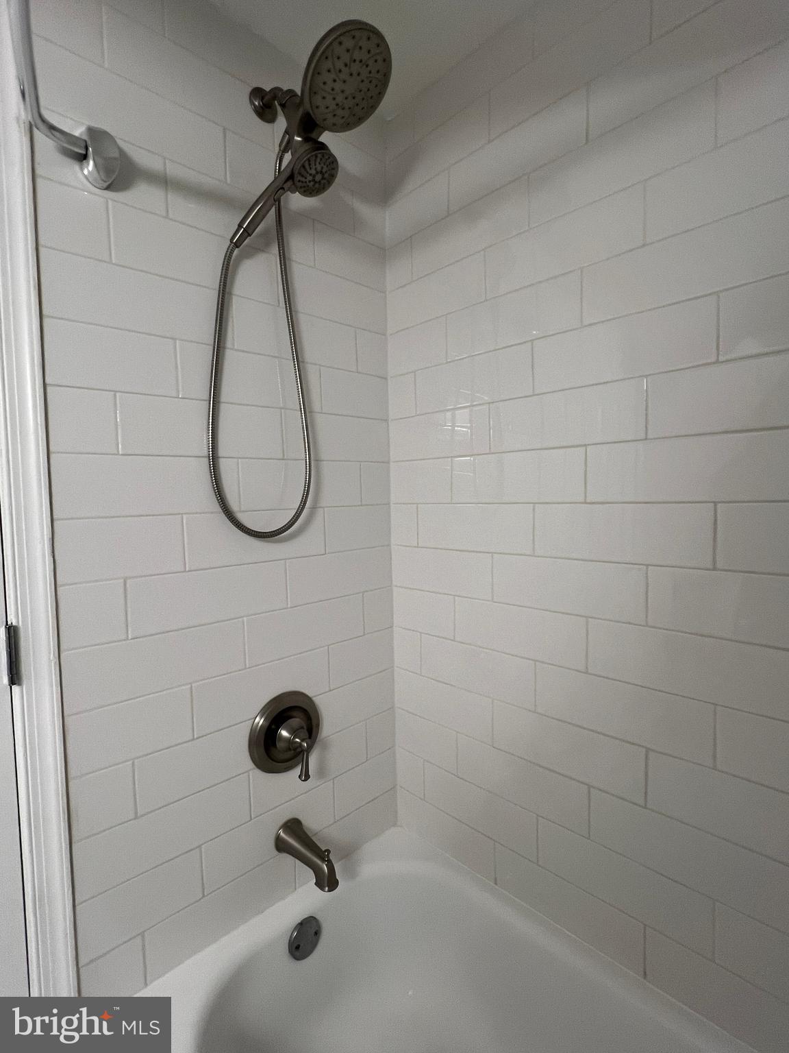 LAKE BRADDOCK - Residential Lease